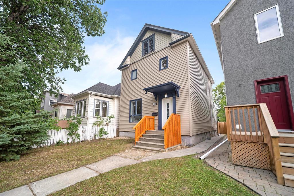 Photo 2 of 252 Horace Street, Winnipeg MB