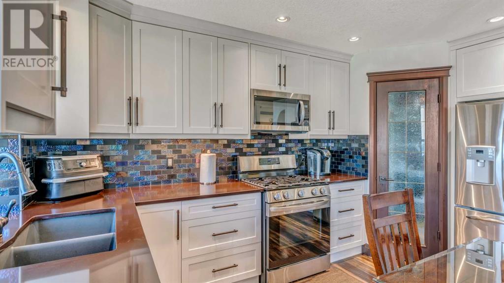 Single Family House for Sale in  Coral Shores Landing NE Coral Springs Calgary 