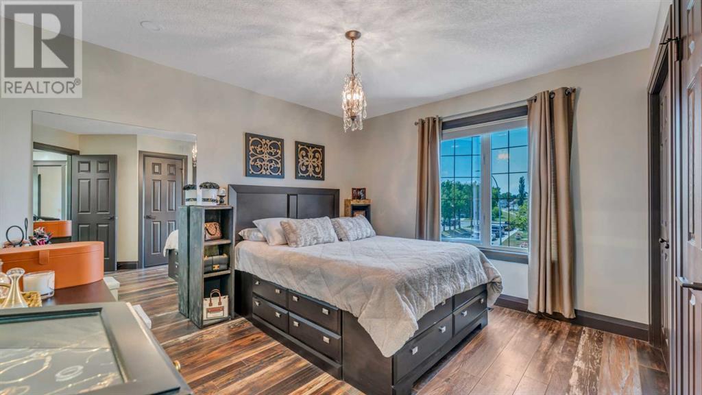 Single Family House for Sale in  Coral Shores Landing NE Coral Springs Calgary 