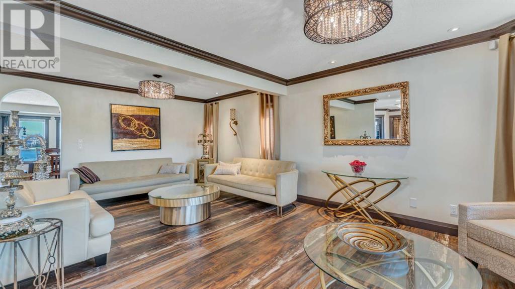Single Family House for Sale in  Coral Shores Landing NE Coral Springs Calgary 