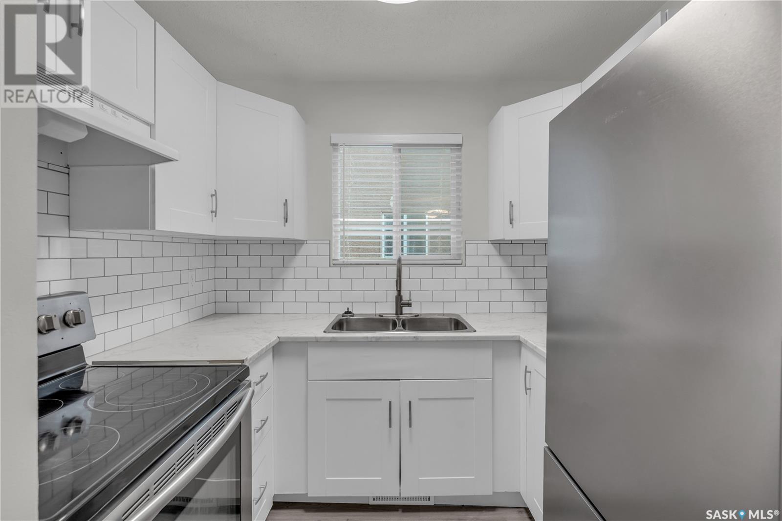 Photo 11 of 3922 Diefenbaker Drive, Saskatoon SK