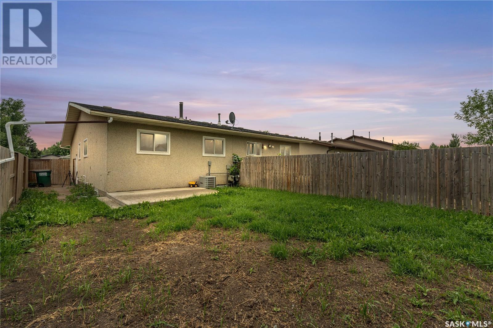 Photo 4 of 3922 Diefenbaker Drive, Saskatoon SK