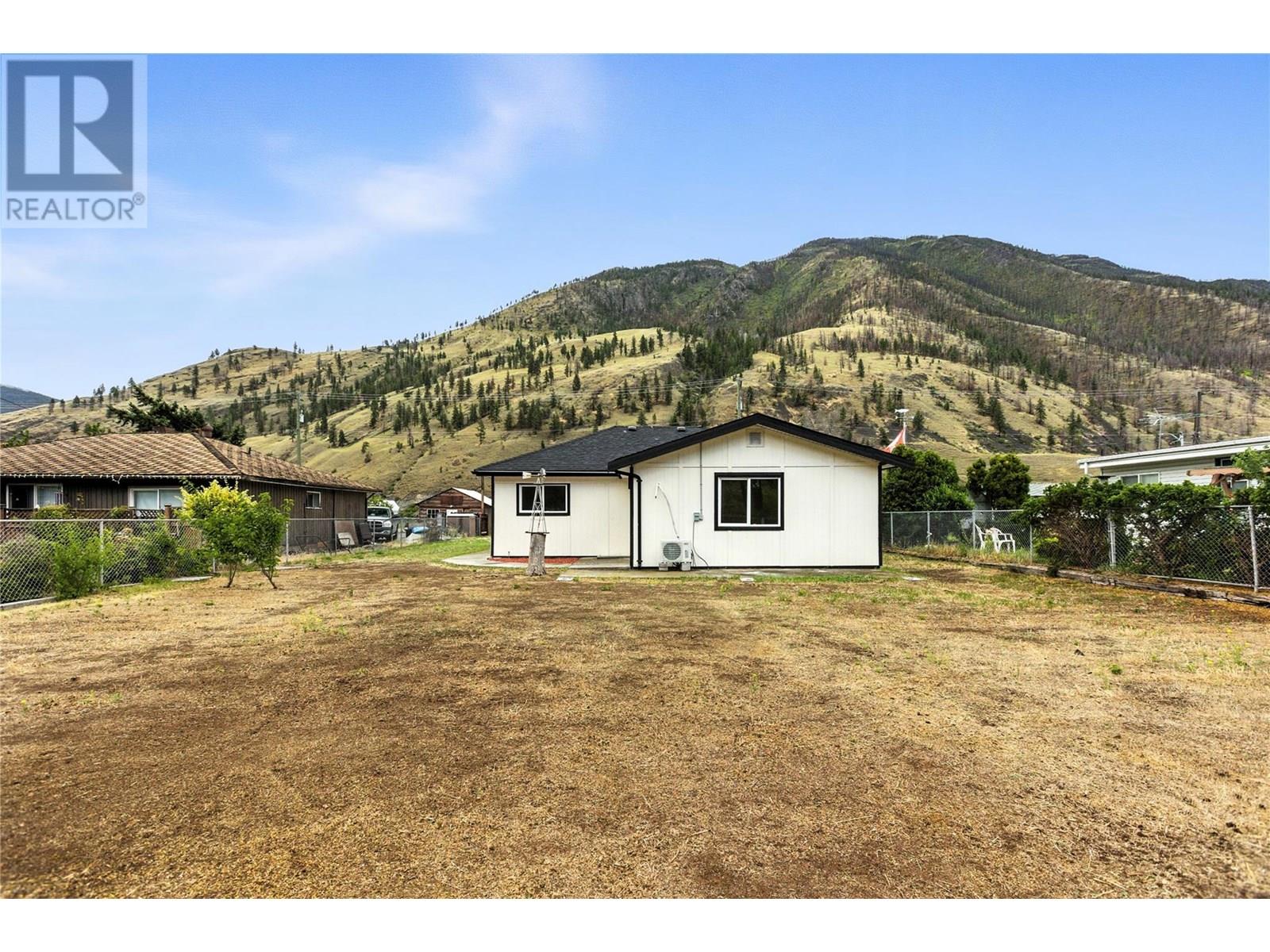 Photo 4 of 3771 Thompson View Street, Lytton BC