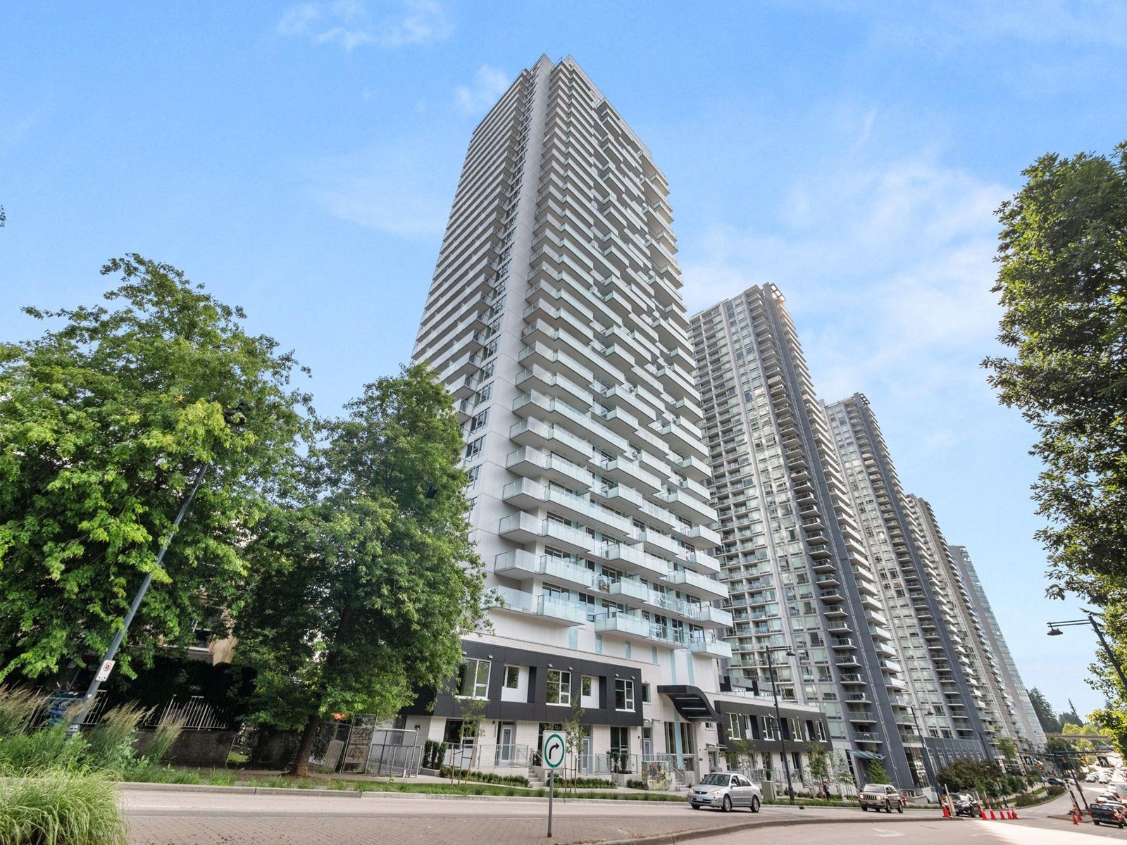 Photo 1 of 2907 13778 100 Avenue, Surrey BC