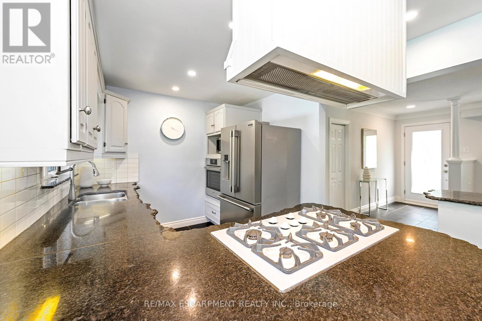 Photo 12 of 6487 Panton Street, Burlington ON