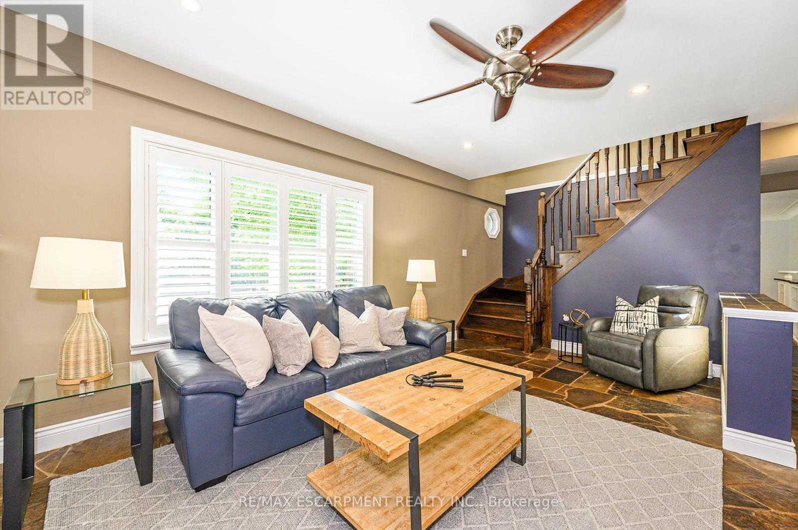 Photo 18 of 6487 Panton Street, Burlington ON