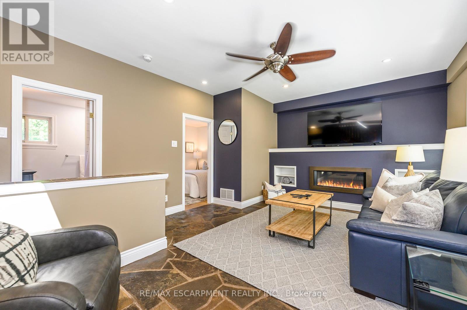Photo 19 of 6487 Panton Street, Burlington ON