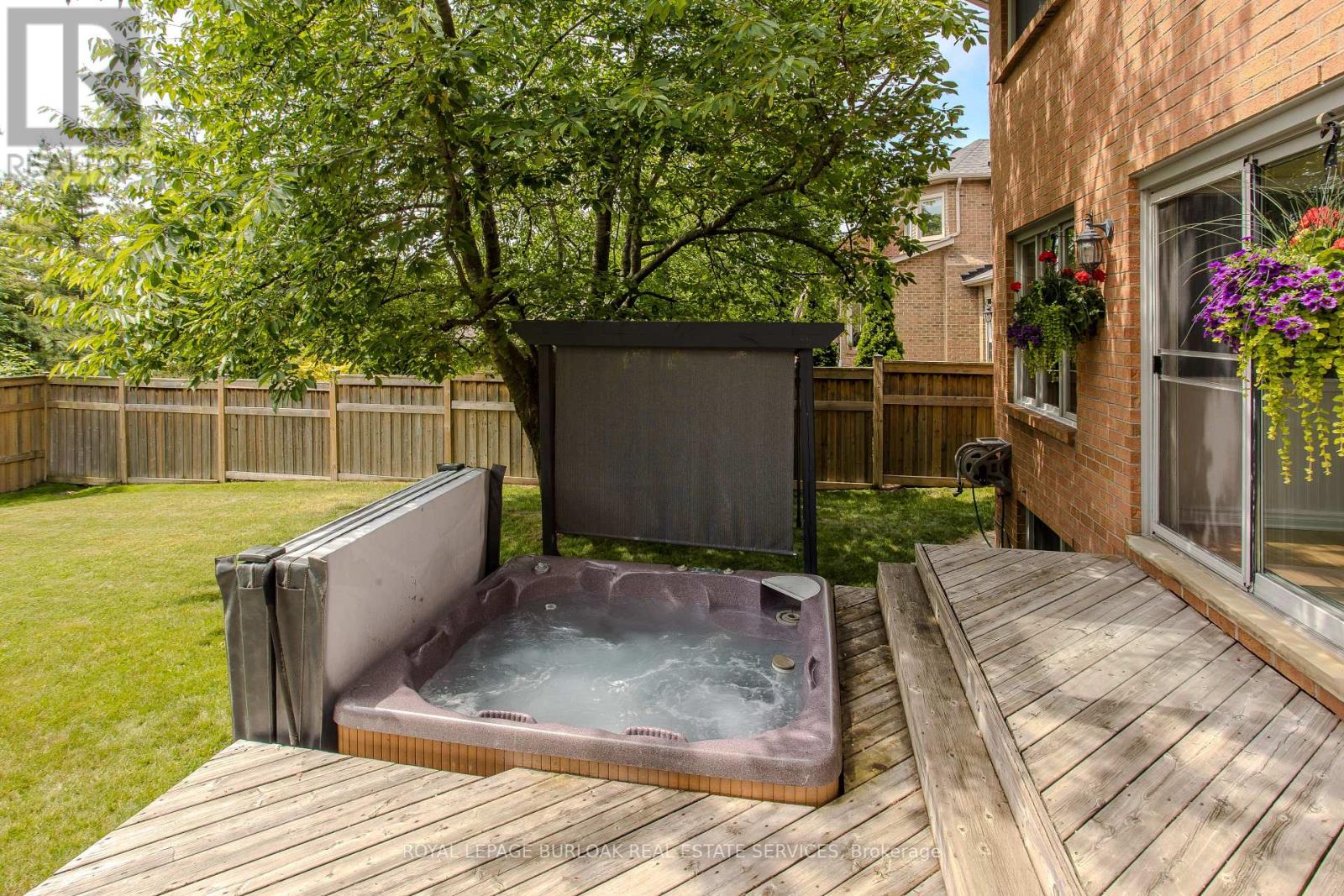 Photo 5 of 1352 Winterberry Drive, Burlington ON