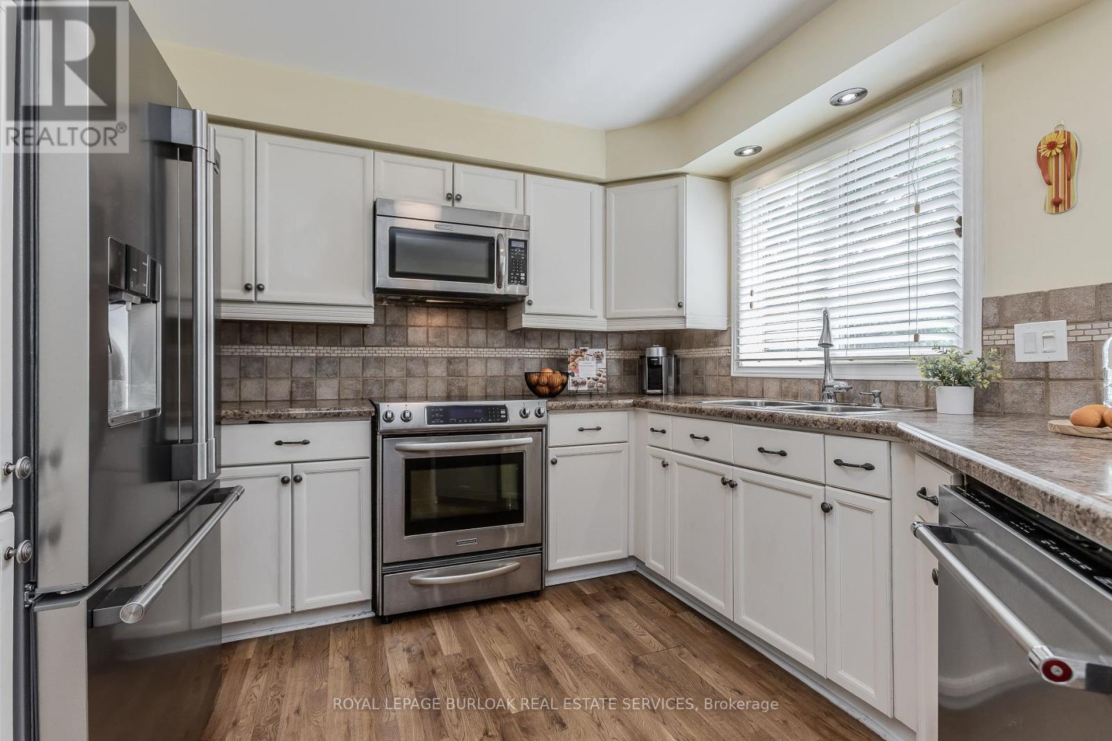 Photo 21 of 1352 Winterberry Drive, Burlington ON