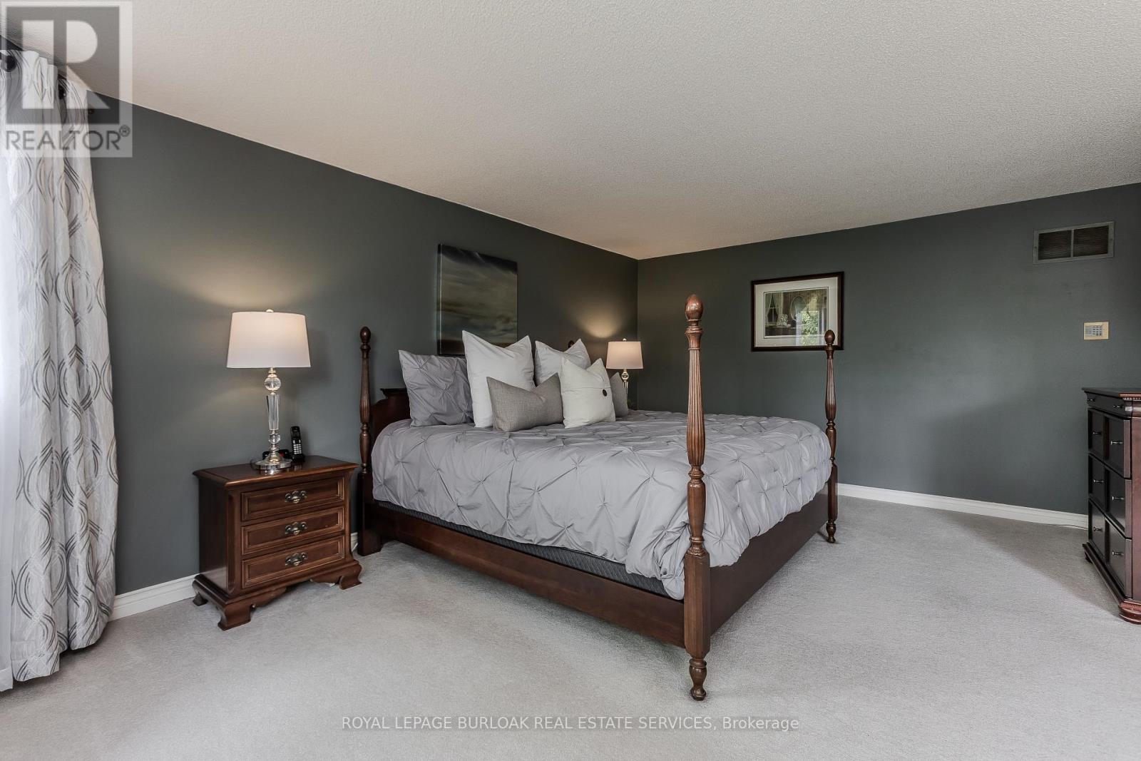 Photo 7 of 1352 Winterberry Drive, Burlington ON