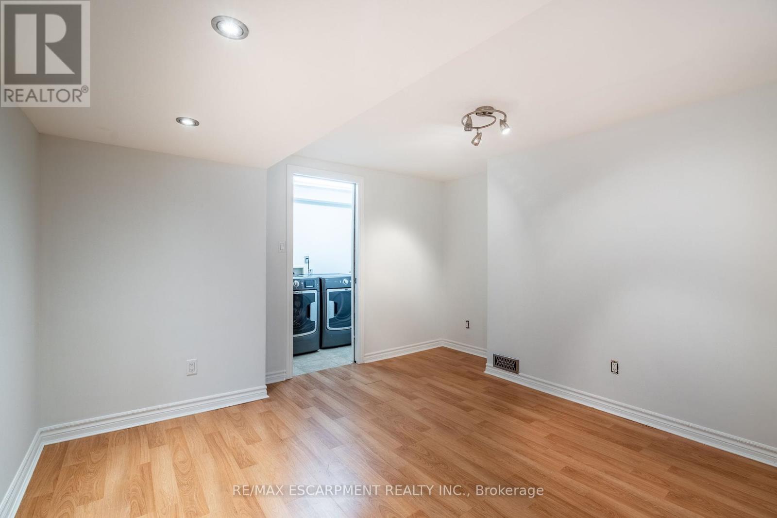 Photo 26 of 70 Flamboro Street, Hamilton ON
