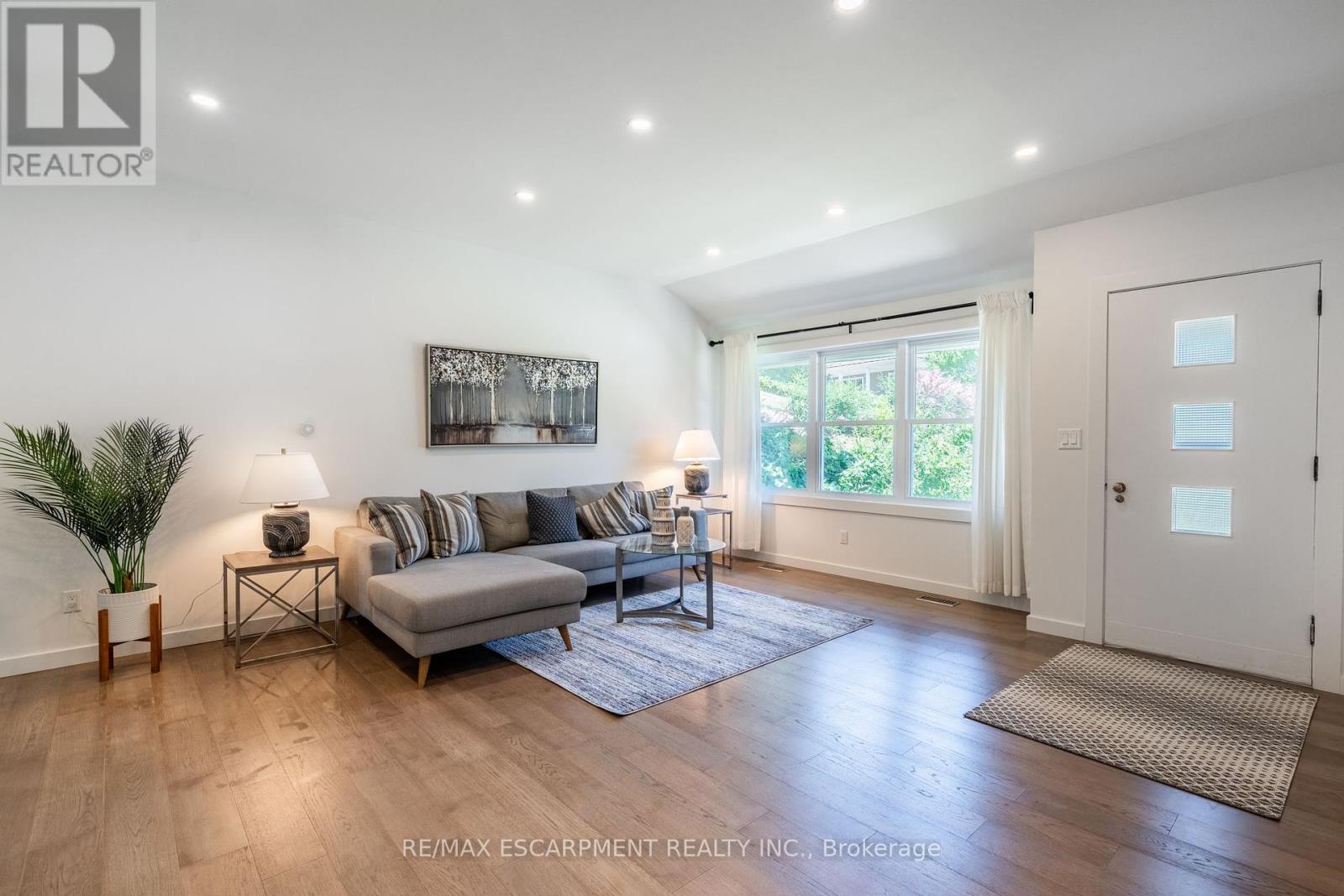 Photo 6 of 70 Flamboro Street, Hamilton ON