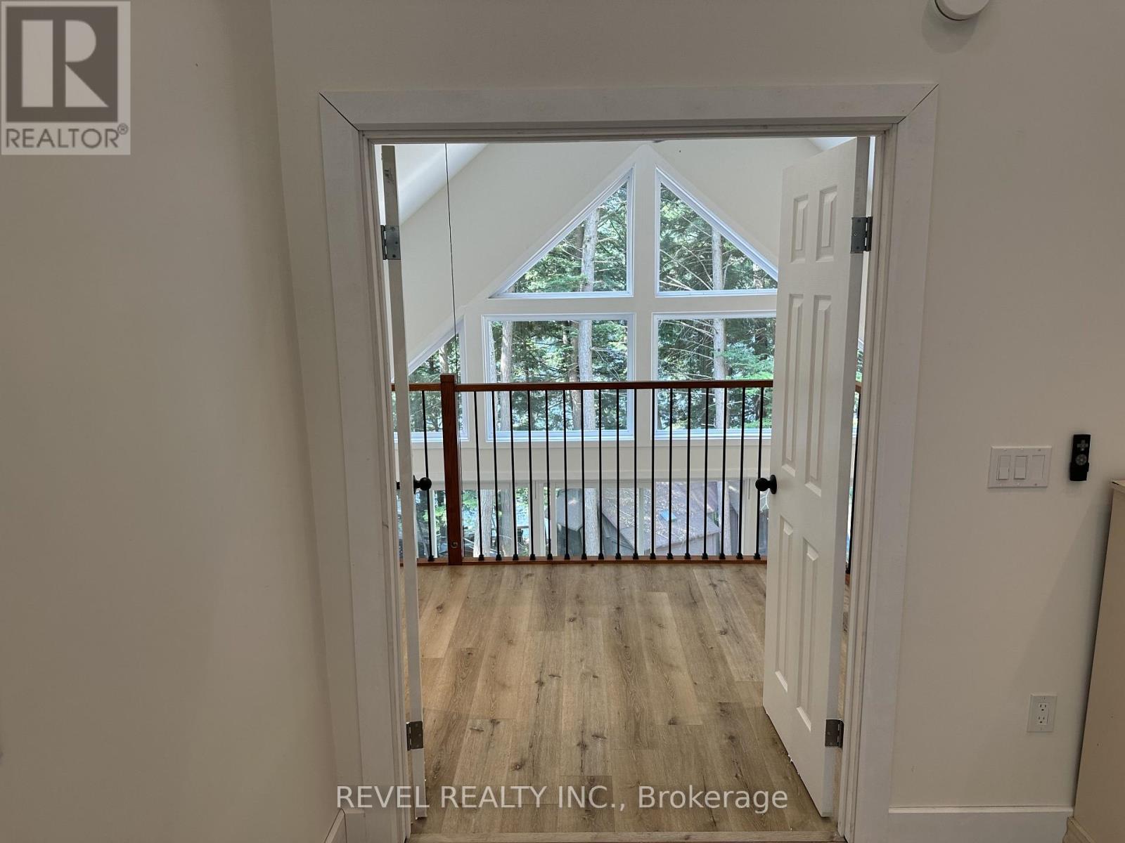 Photo 10 of 132 Ivy Lane, Magnetawan ON