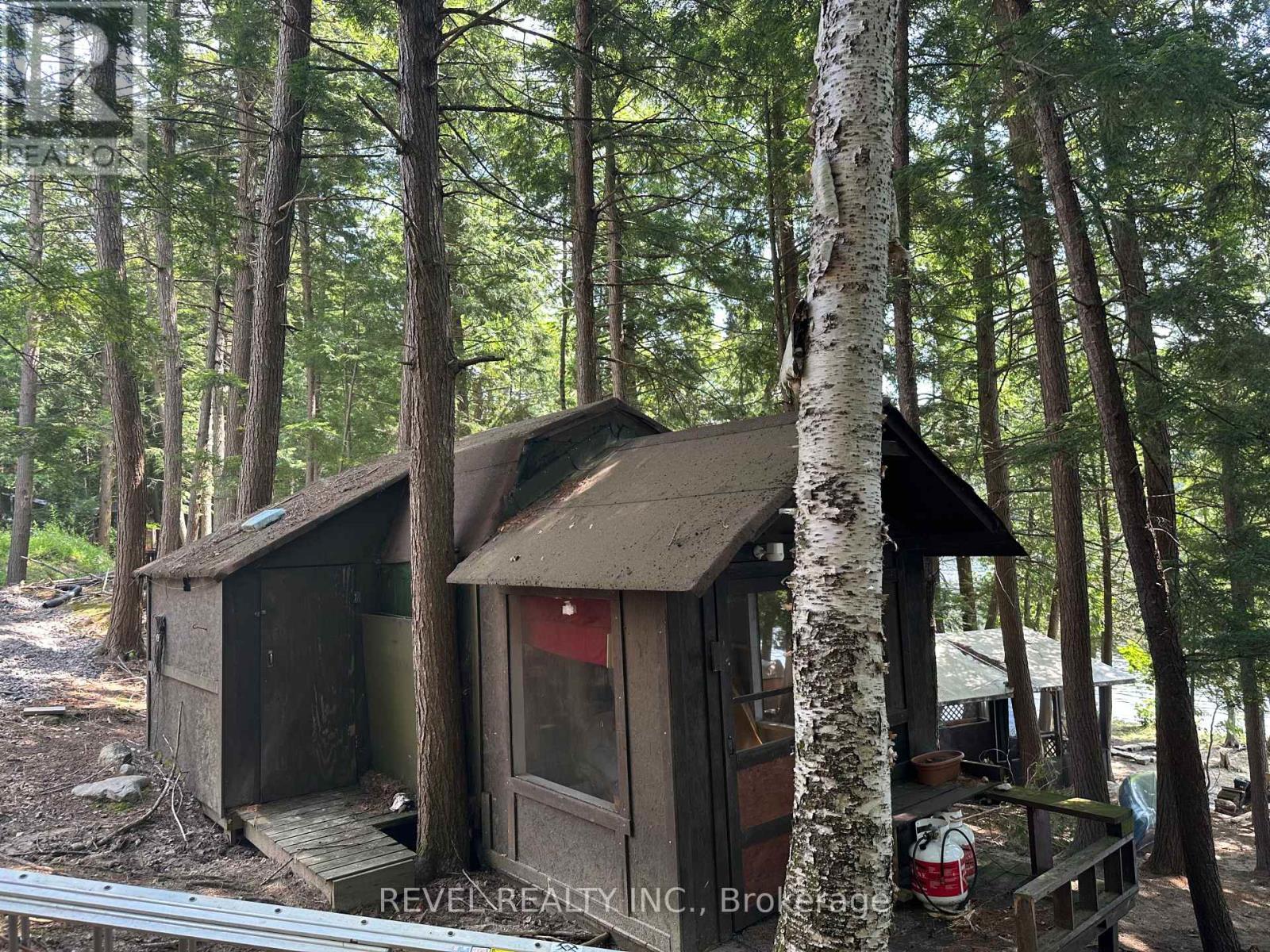 Photo 4 of 132 Ivy Lane, Magnetawan ON