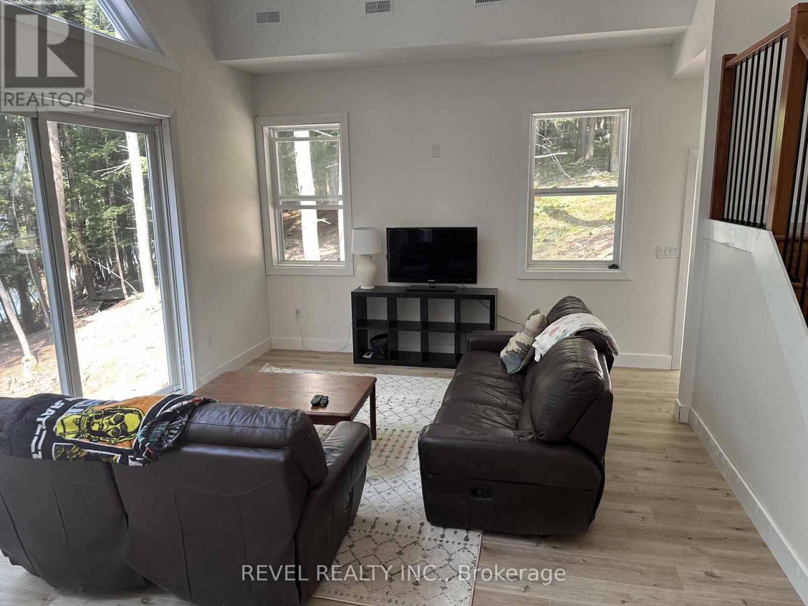 Photo 18 of 132 Ivy Lane, Magnetawan ON