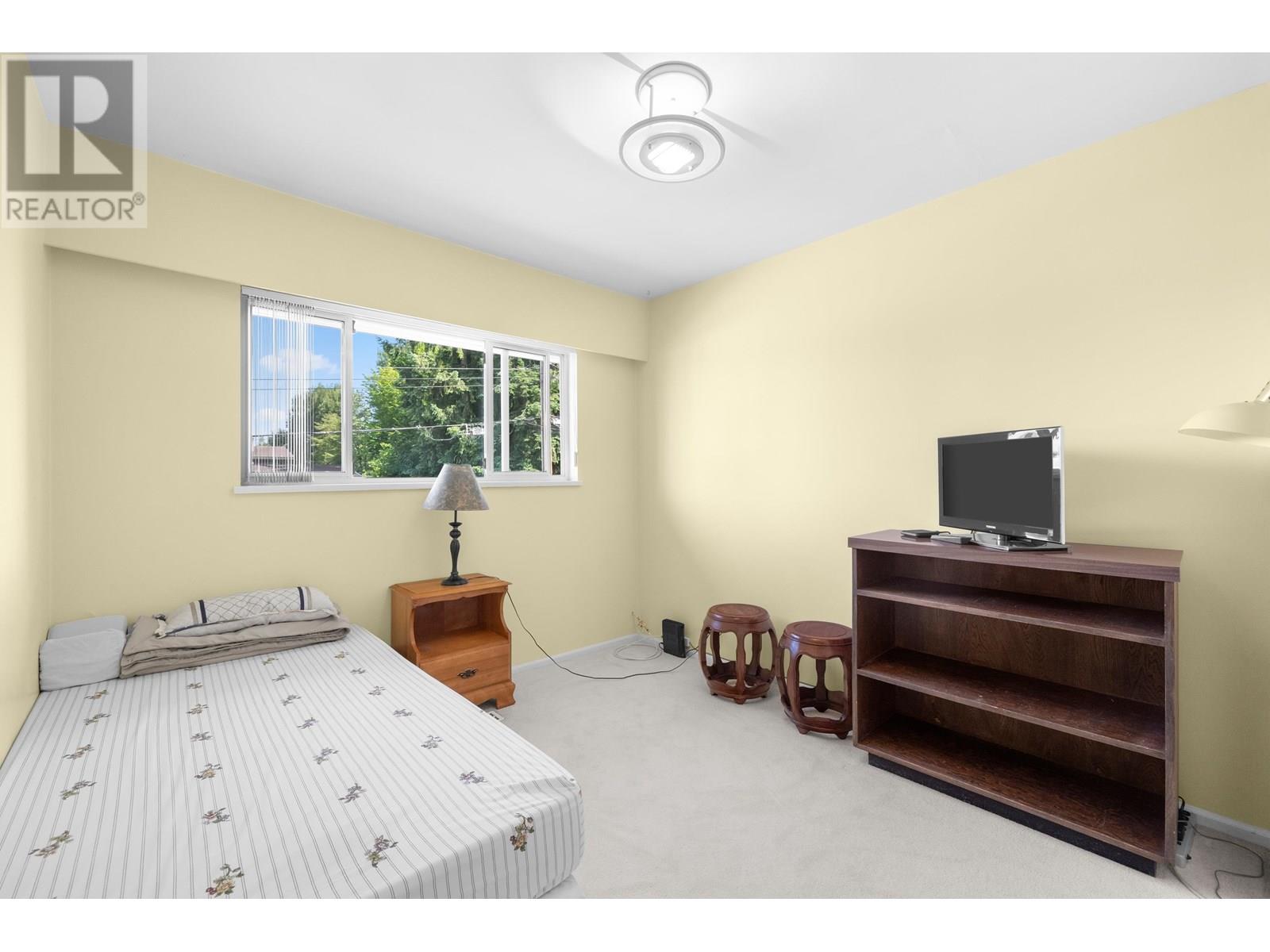 Photo 2 of 5465 5467 Abbey Avenue, Burnaby BC