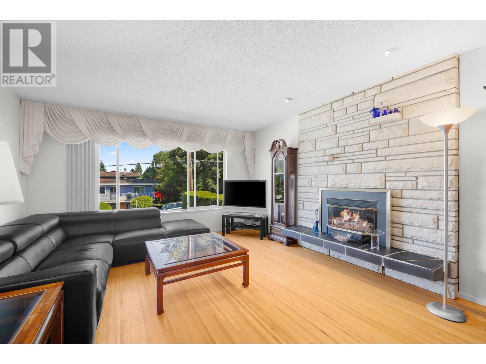 Photo 26 of 5465 5467 Abbey Avenue, Burnaby BC