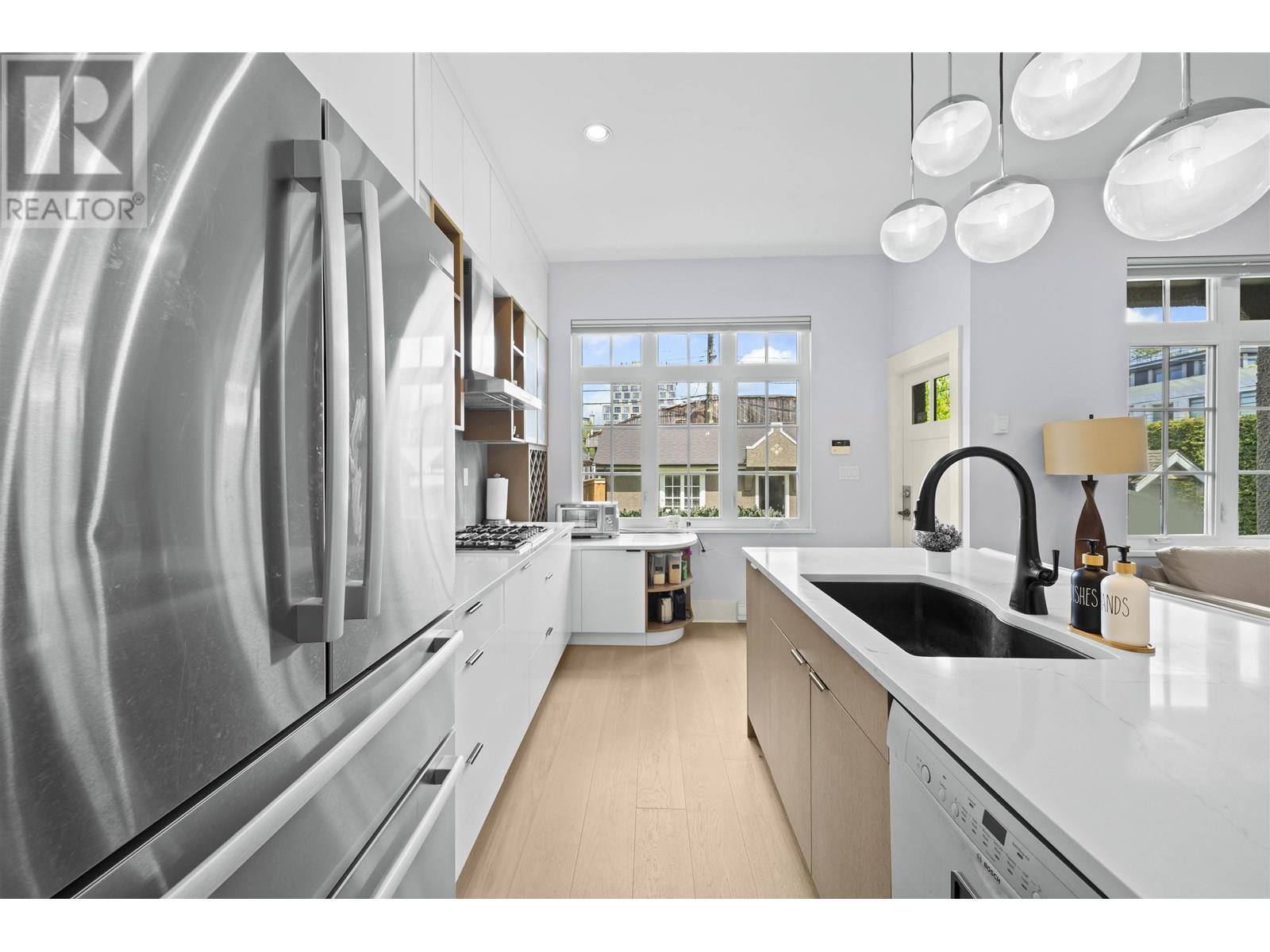 Photo 15 of 3711 W 11 Th Avenue, Vancouver BC