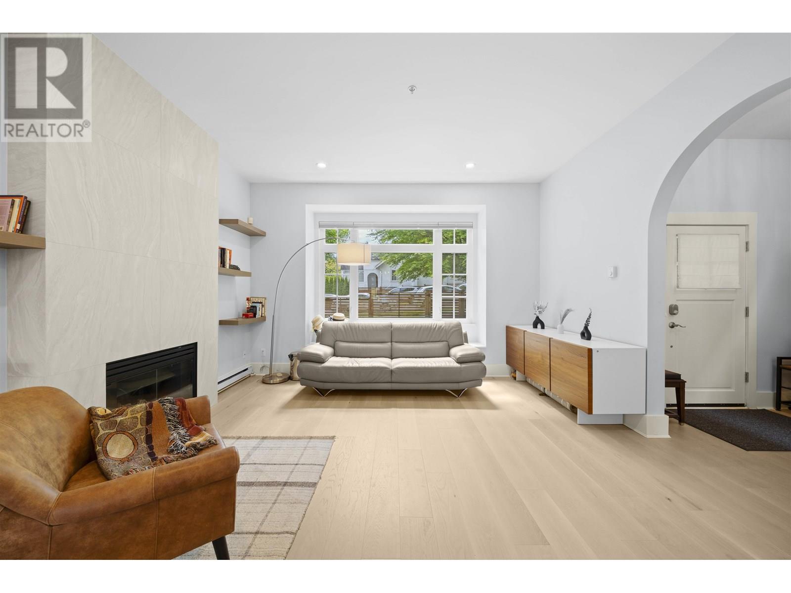 Photo 2 of 3711 W 11 Th Avenue, Vancouver BC