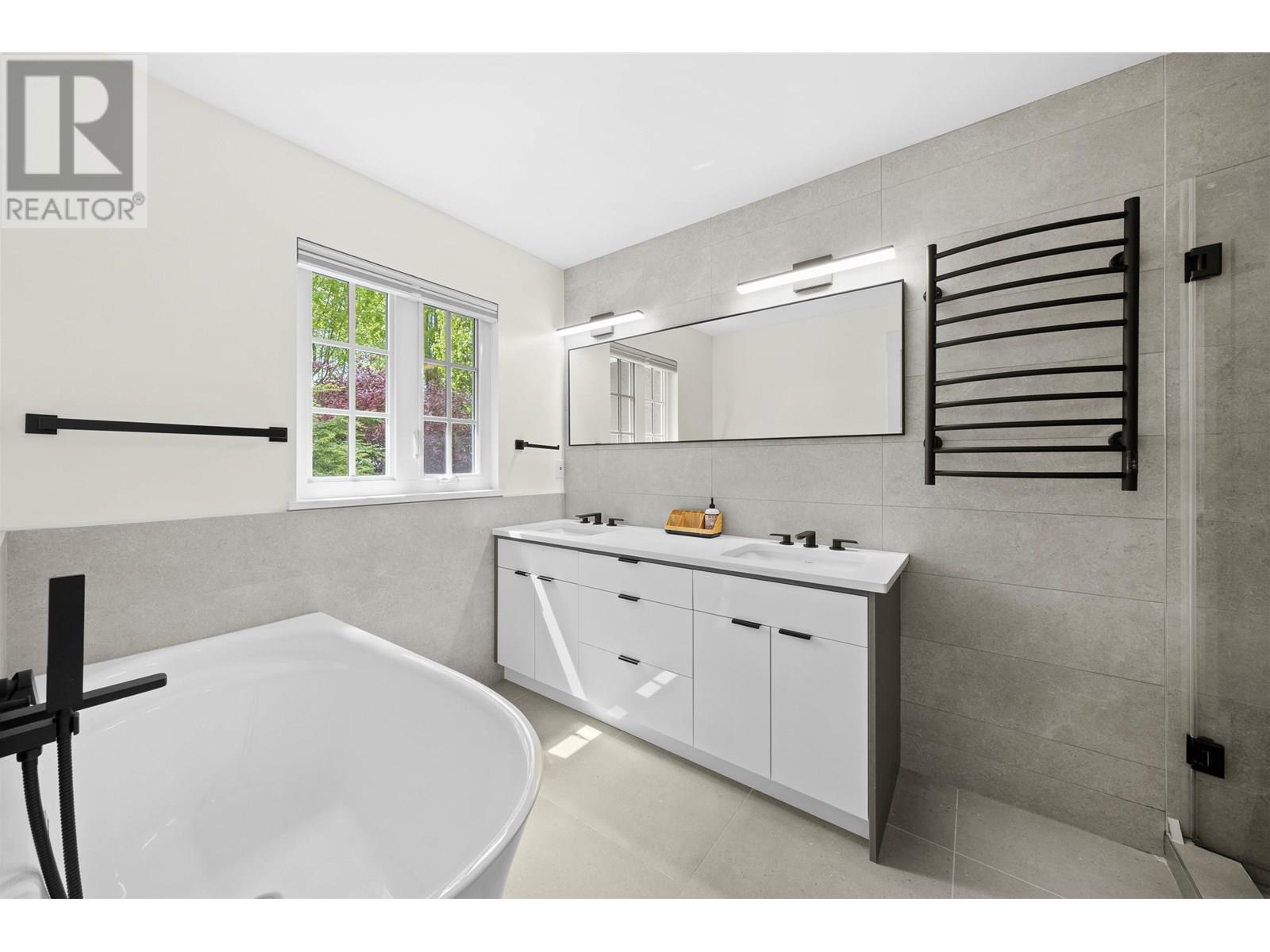 Photo 22 of 3711 W 11 Th Avenue, Vancouver BC
