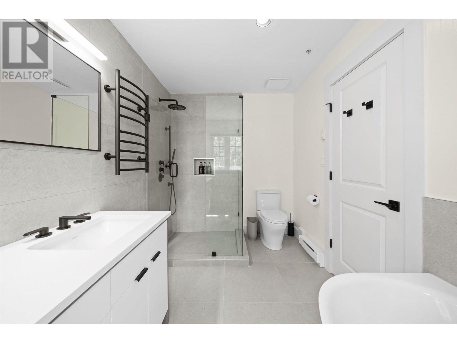 Photo 23 of 3711 W 11 Th Avenue, Vancouver BC
