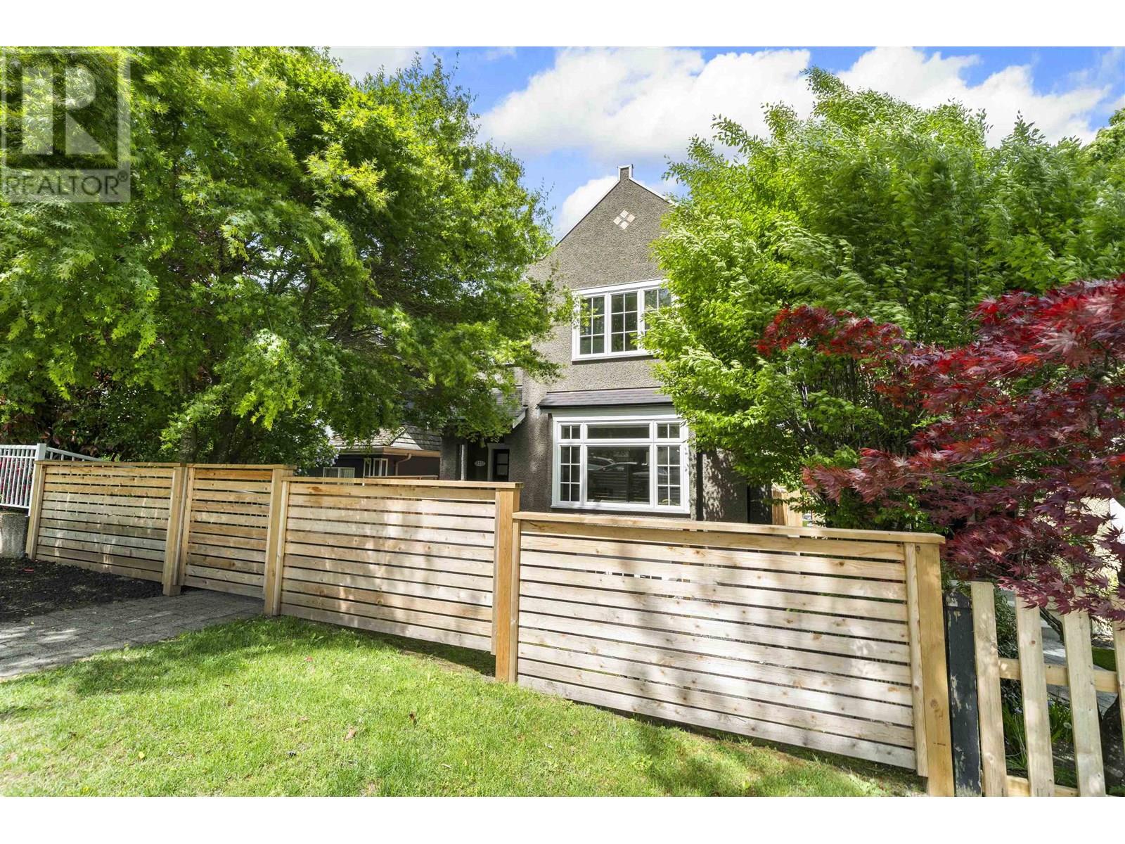 Photo 32 of 3711 W 11 Th Avenue, Vancouver BC