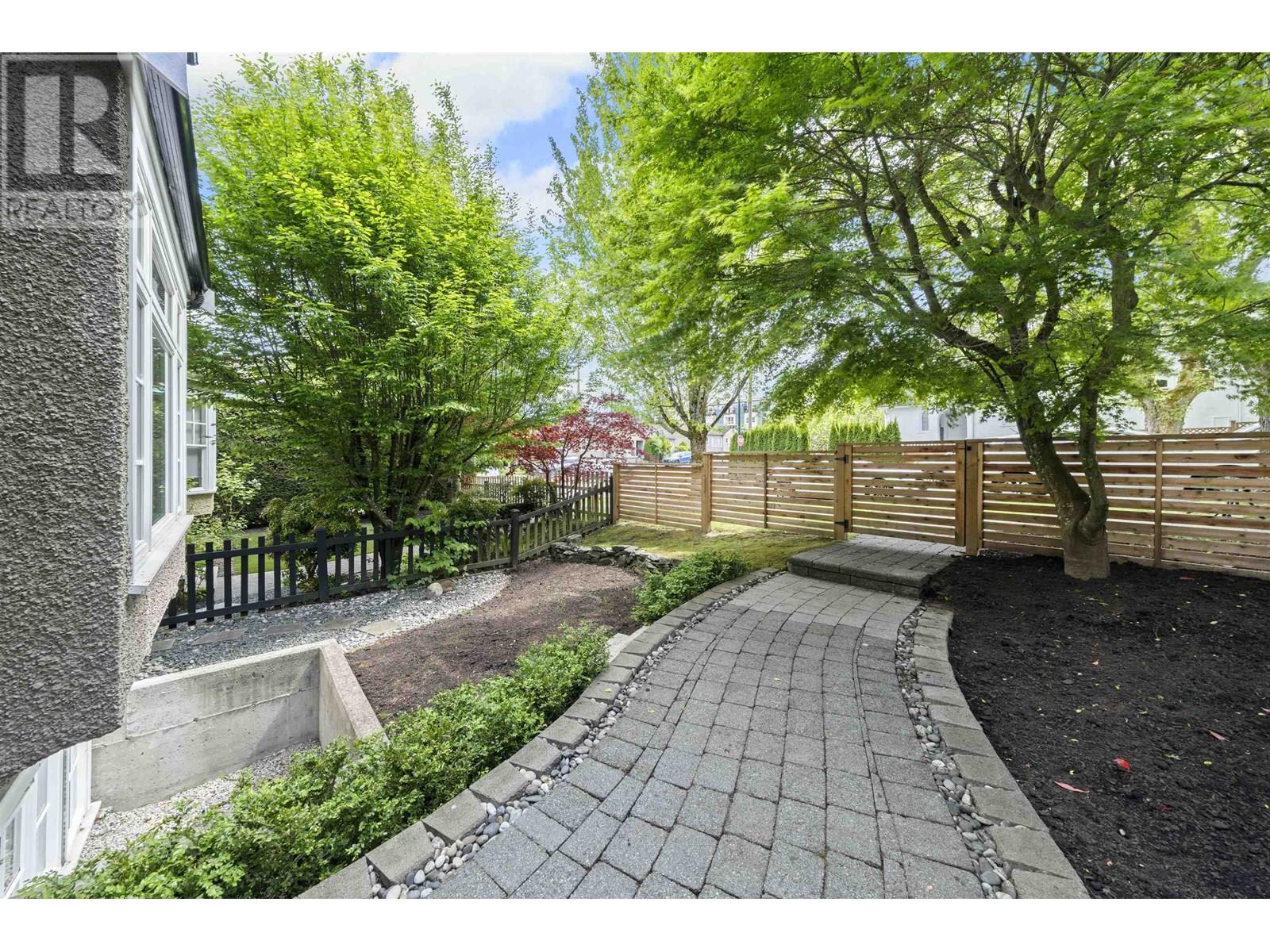 Photo 38 of 3711 W 11 Th Avenue, Vancouver BC