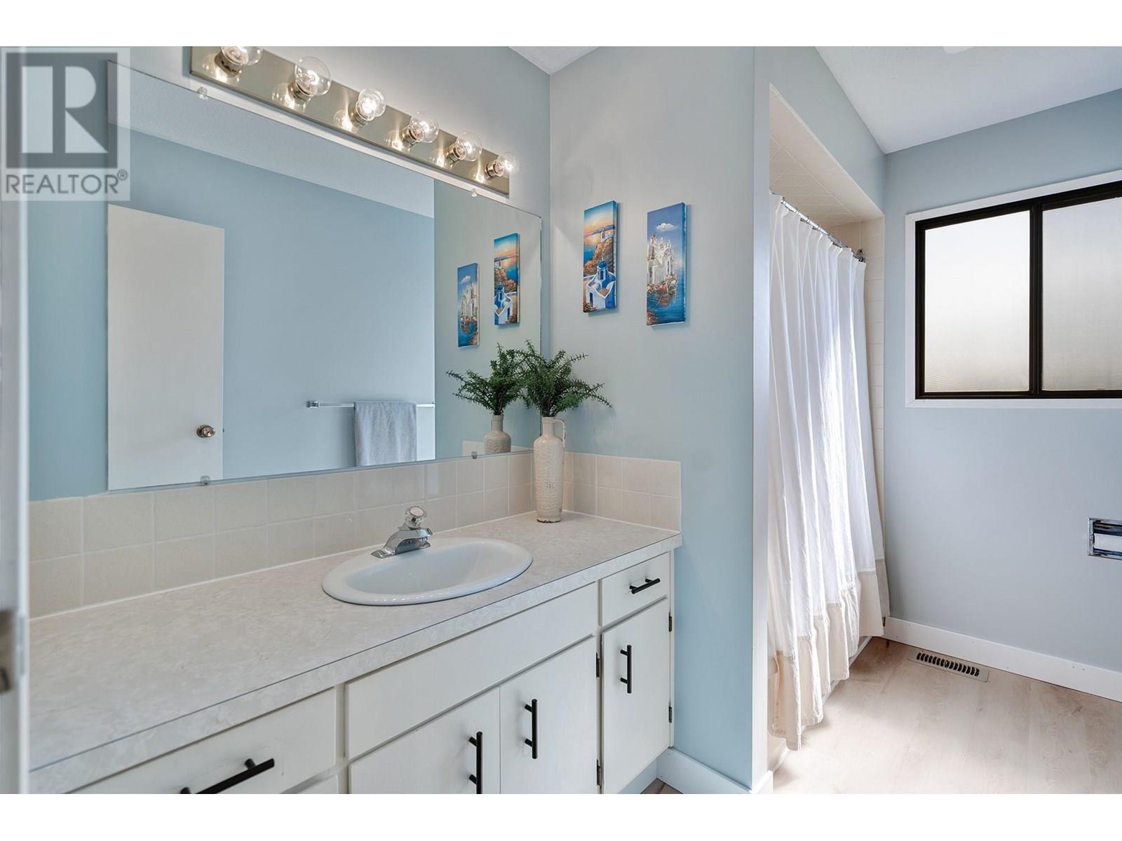 Photo 8 of 2160 Diamond Road, Kelowna BC
