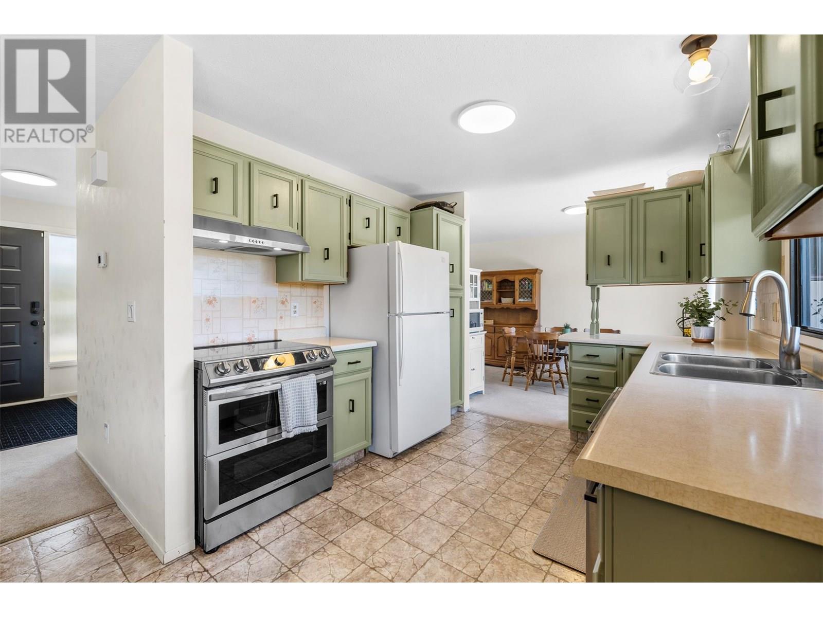 Photo 9 of 2160 Diamond Road, Kelowna BC