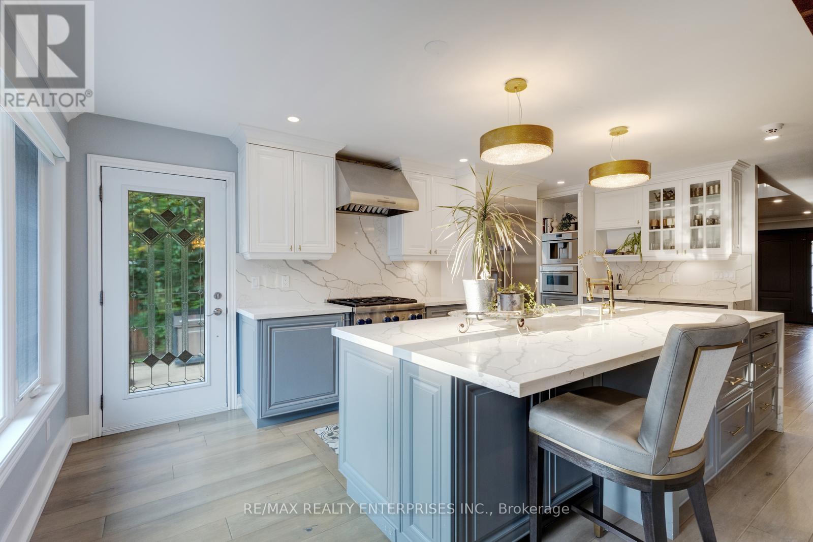 Photo 10 of 807 Indian Road, Mississauga ON