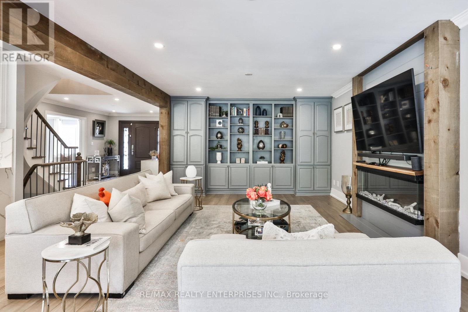 Photo 1 of 807 Indian Road, Mississauga ON