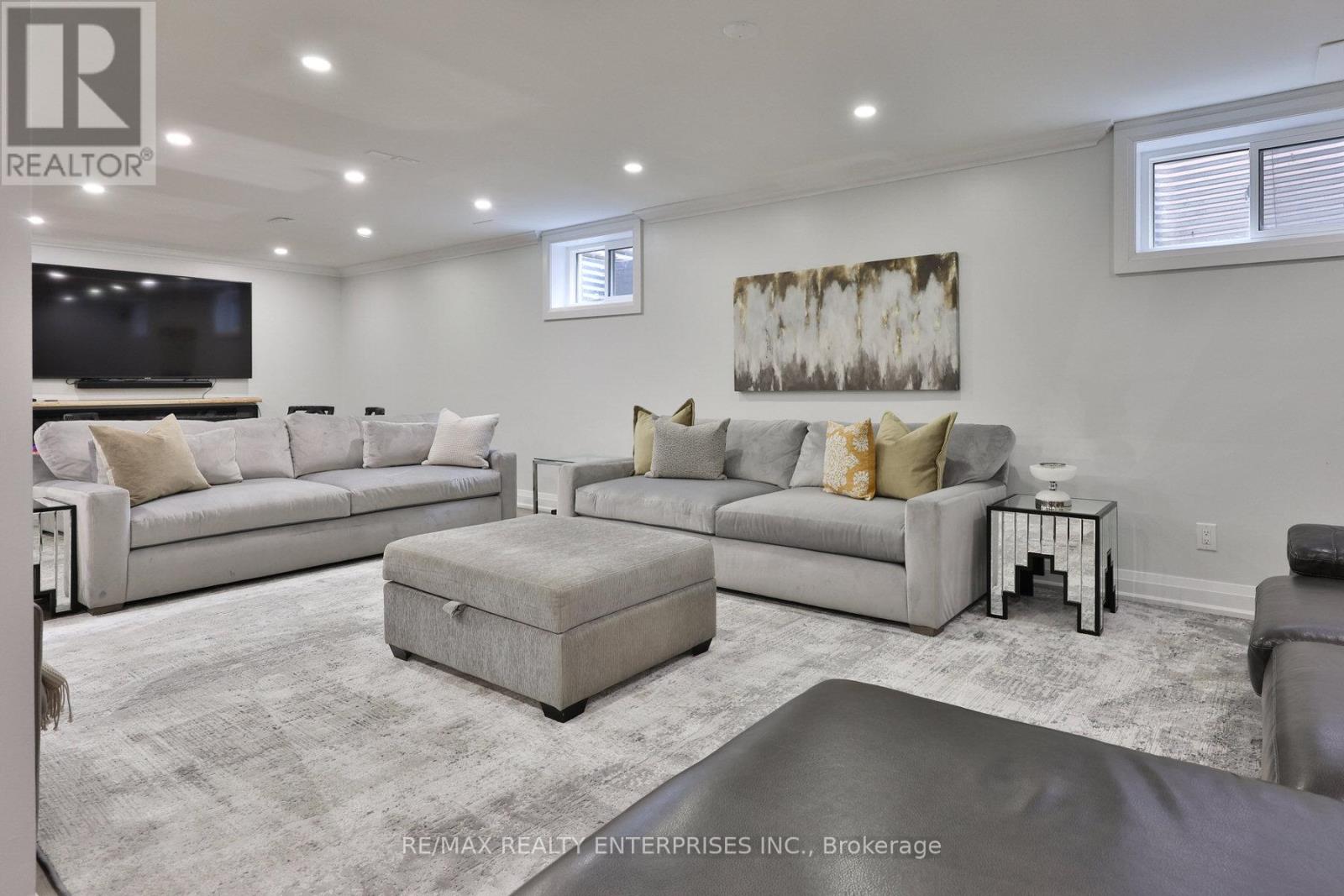 Photo 31 of 807 Indian Road, Mississauga ON