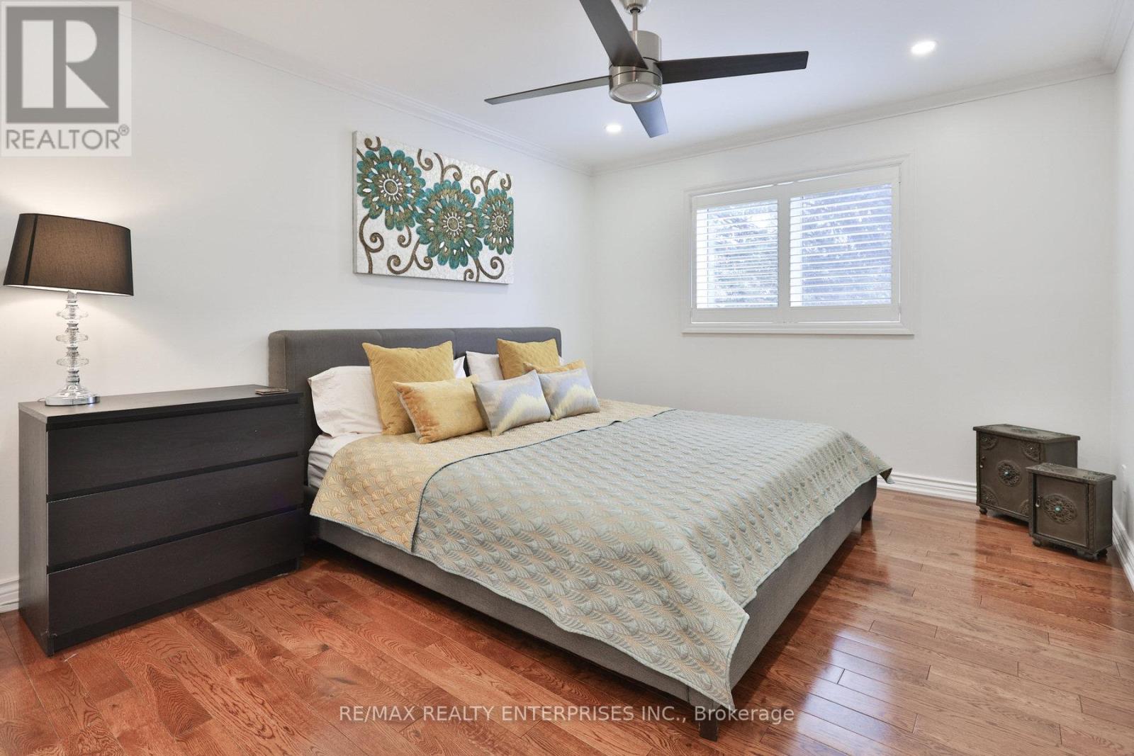 Photo 7 of 807 Indian Road, Mississauga ON