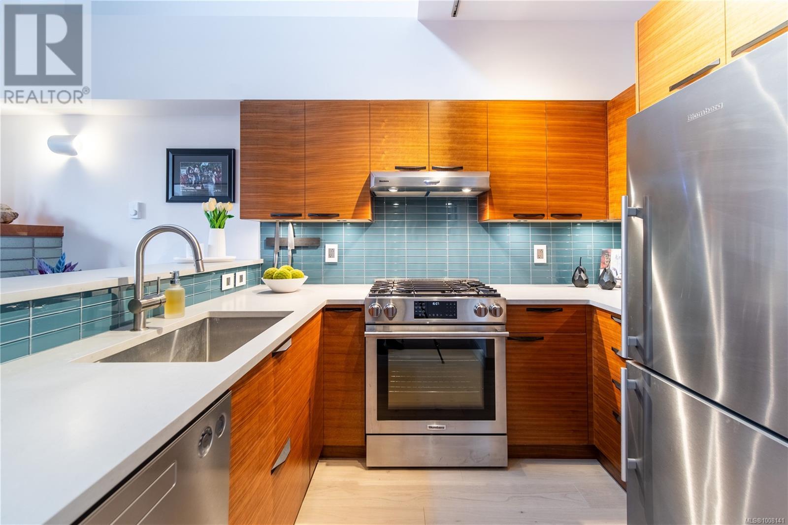 Photo 5 of 317 599 Pandora Ave, Victoria BC