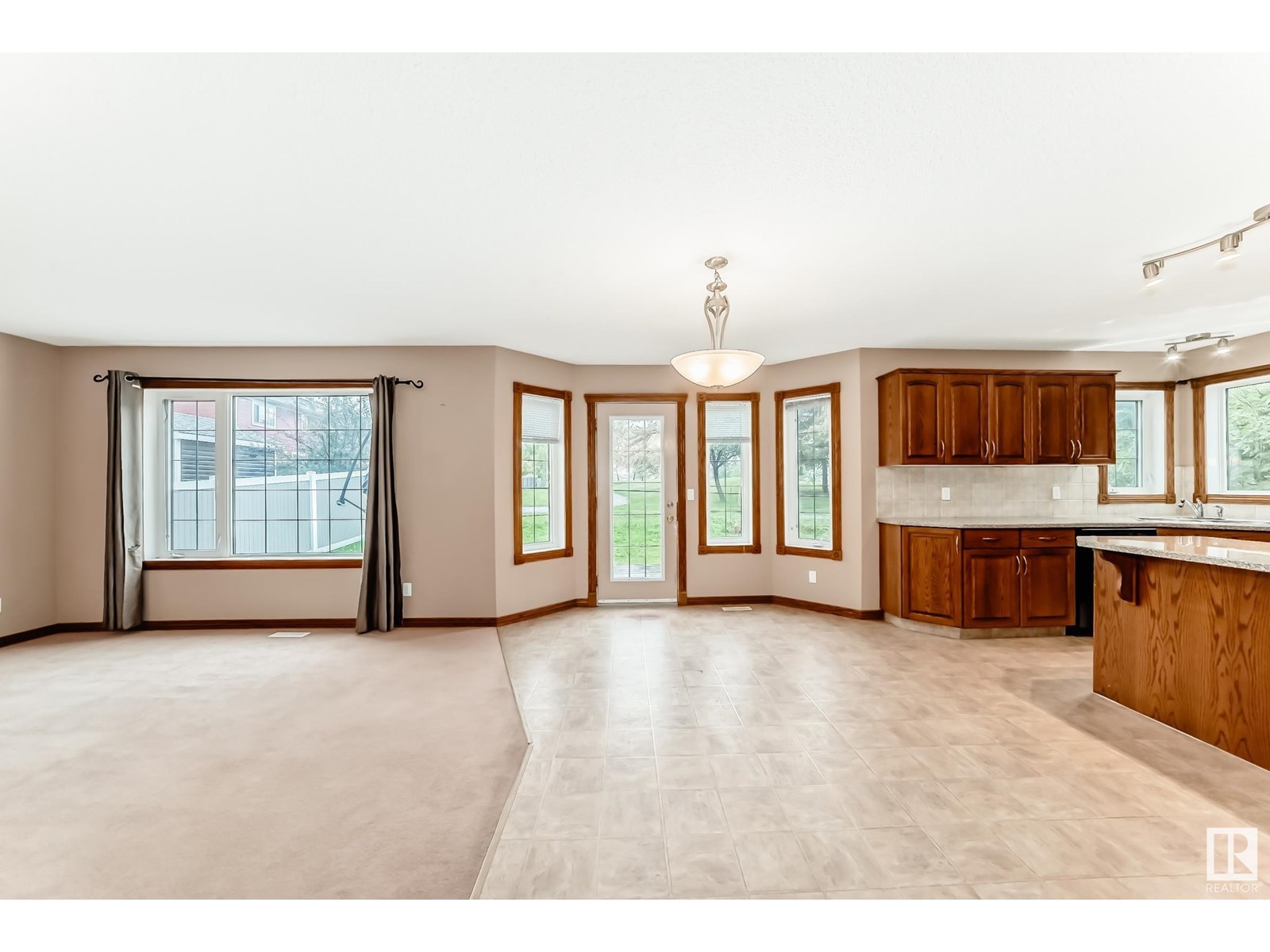 Photo 10 of 204 Reichert Dr, Beaumont AB
