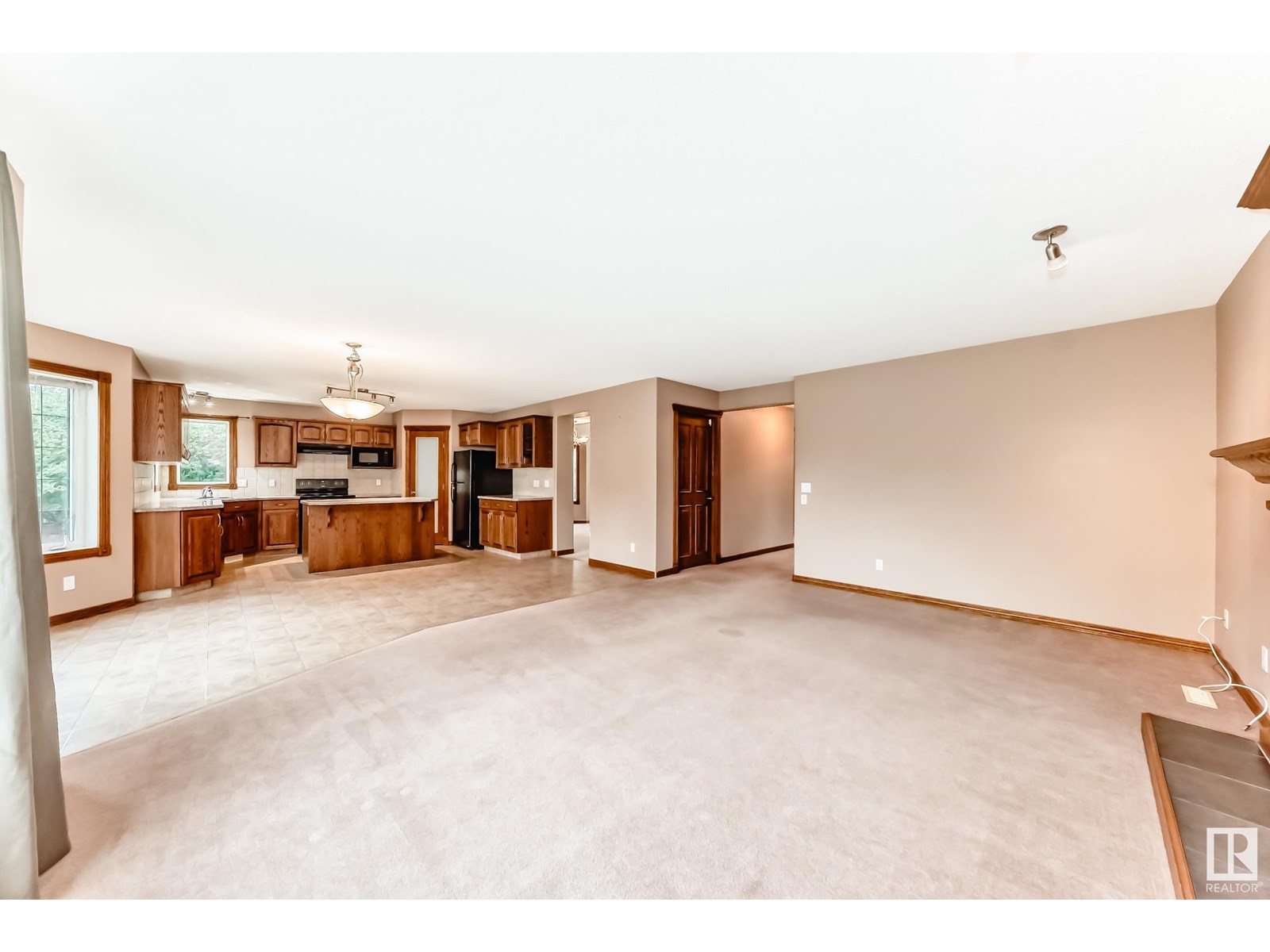 Photo 16 of 204 Reichert Dr, Beaumont AB