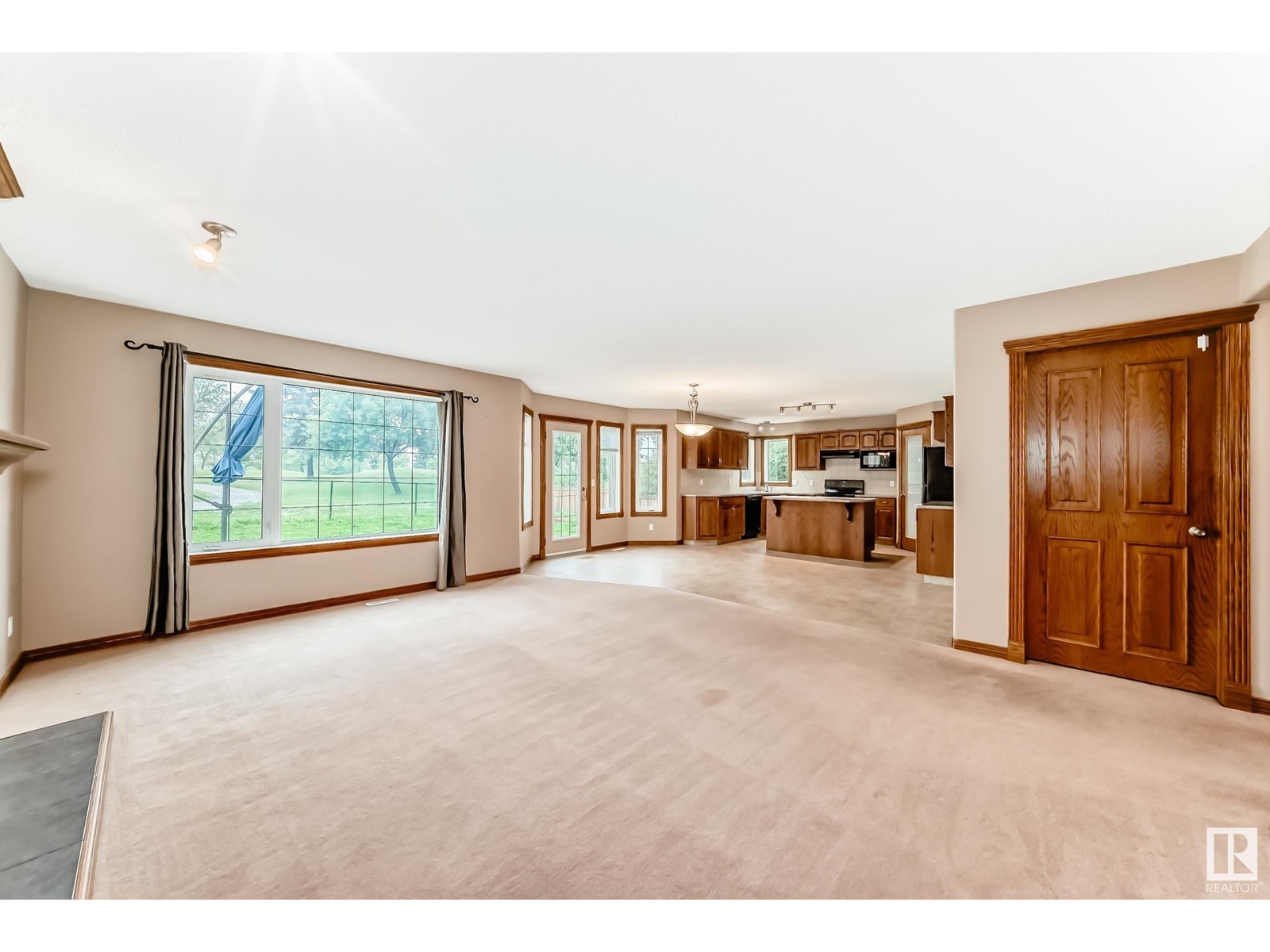 Photo 17 of 204 Reichert Dr, Beaumont AB