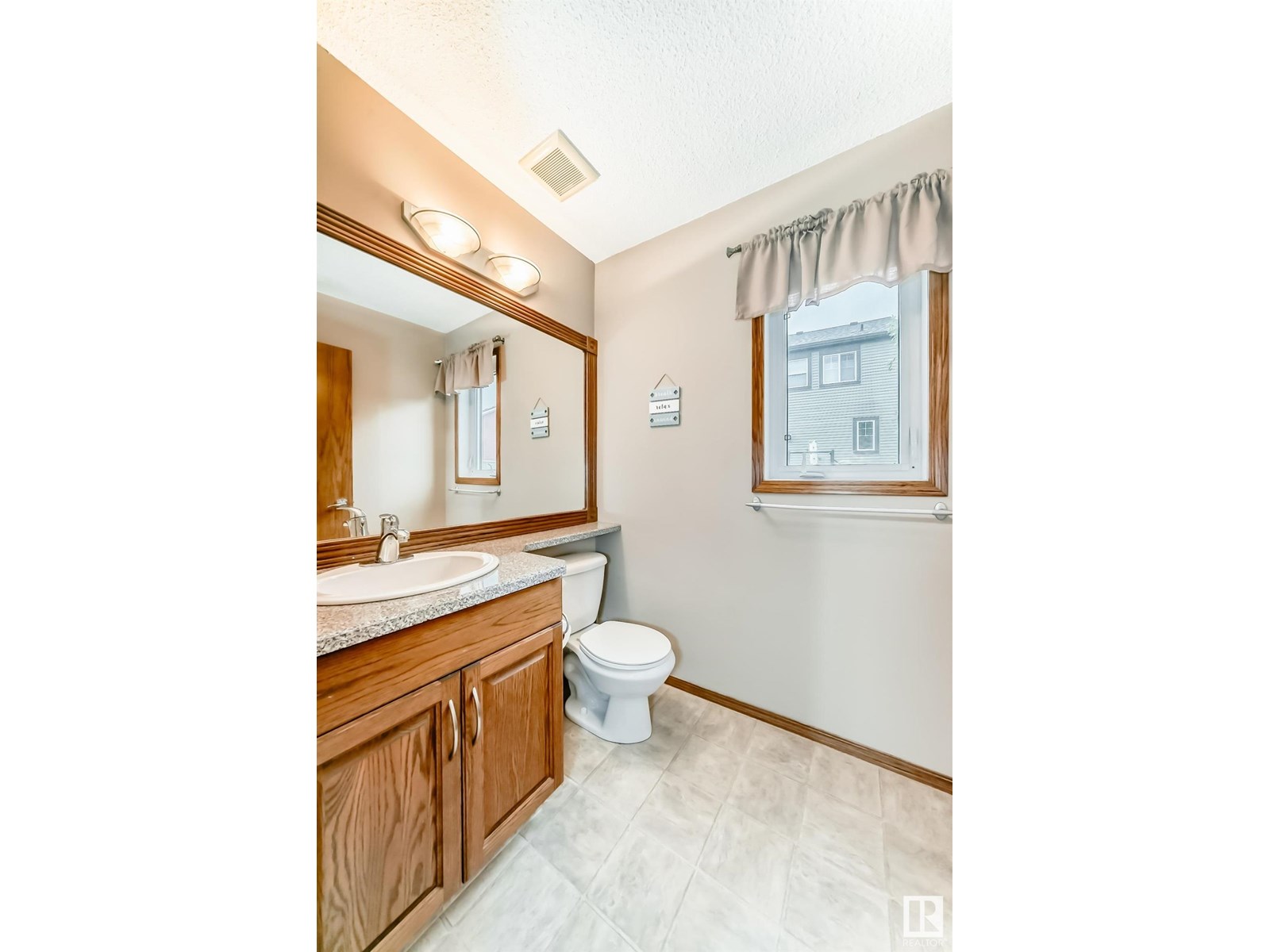 Photo 27 of 204 Reichert Dr, Beaumont AB