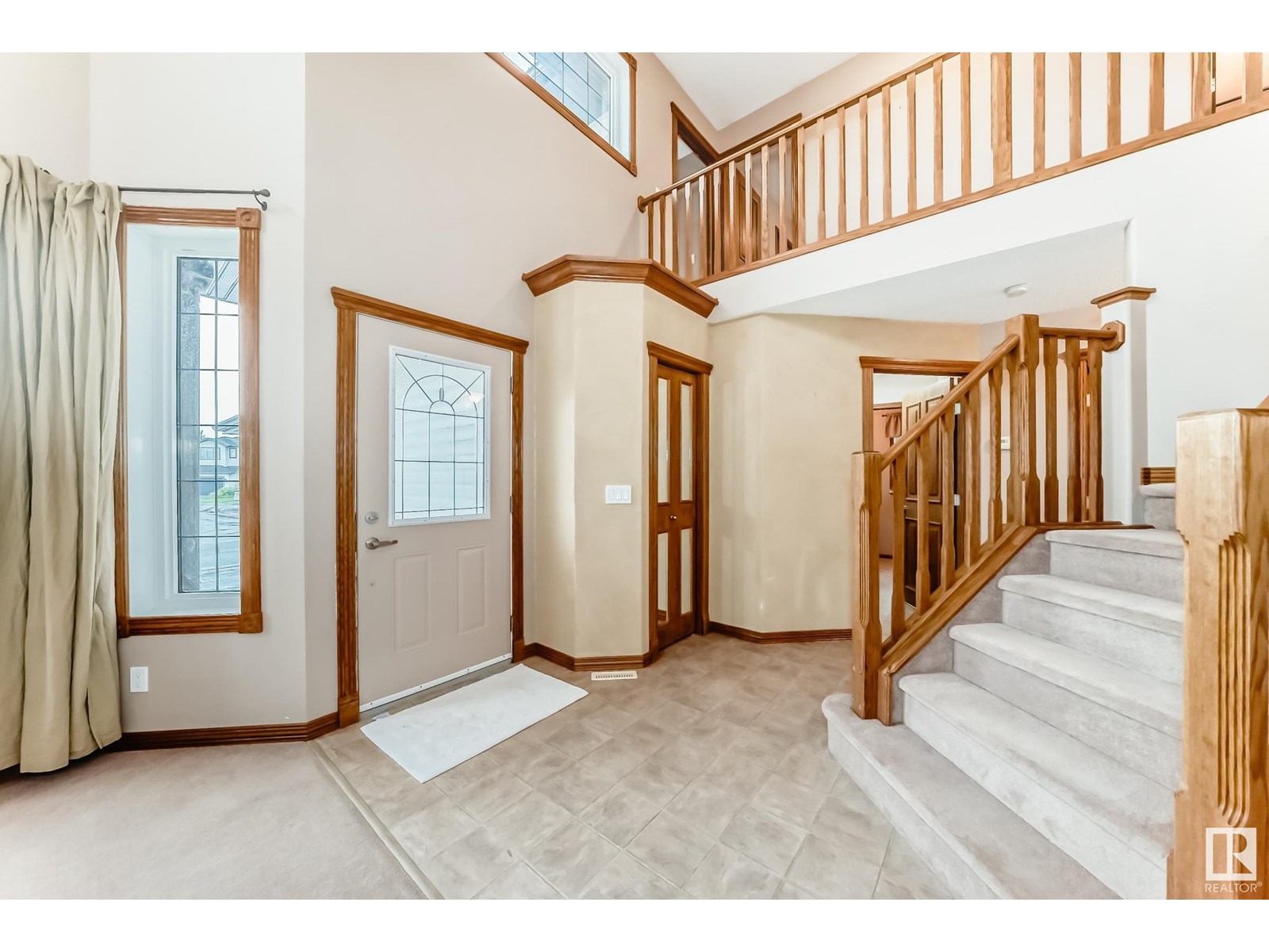 Photo 3 of 204 Reichert Dr, Beaumont AB