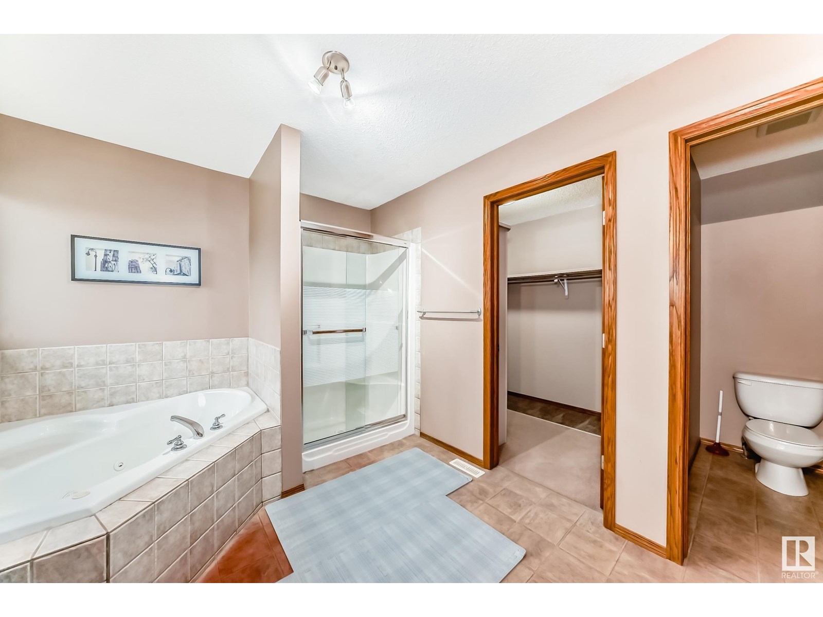 Photo 38 of 204 Reichert Dr, Beaumont AB