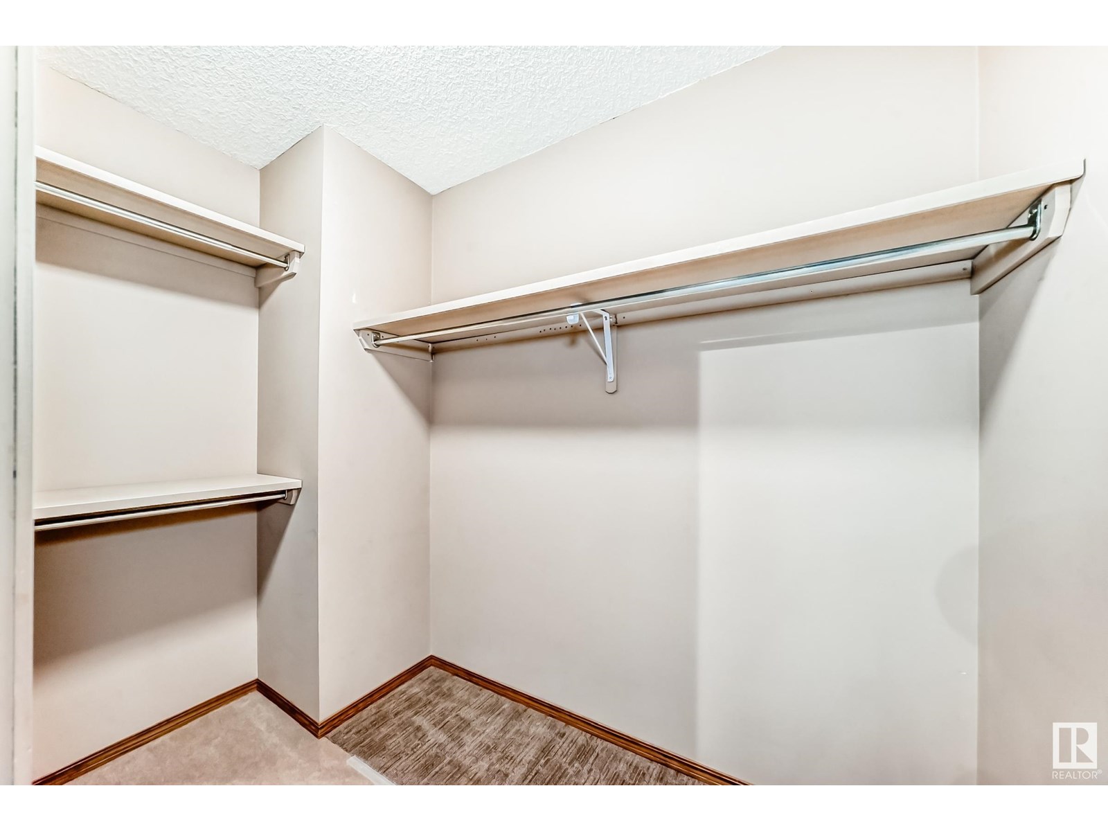 Photo 40 of 204 Reichert Dr, Beaumont AB