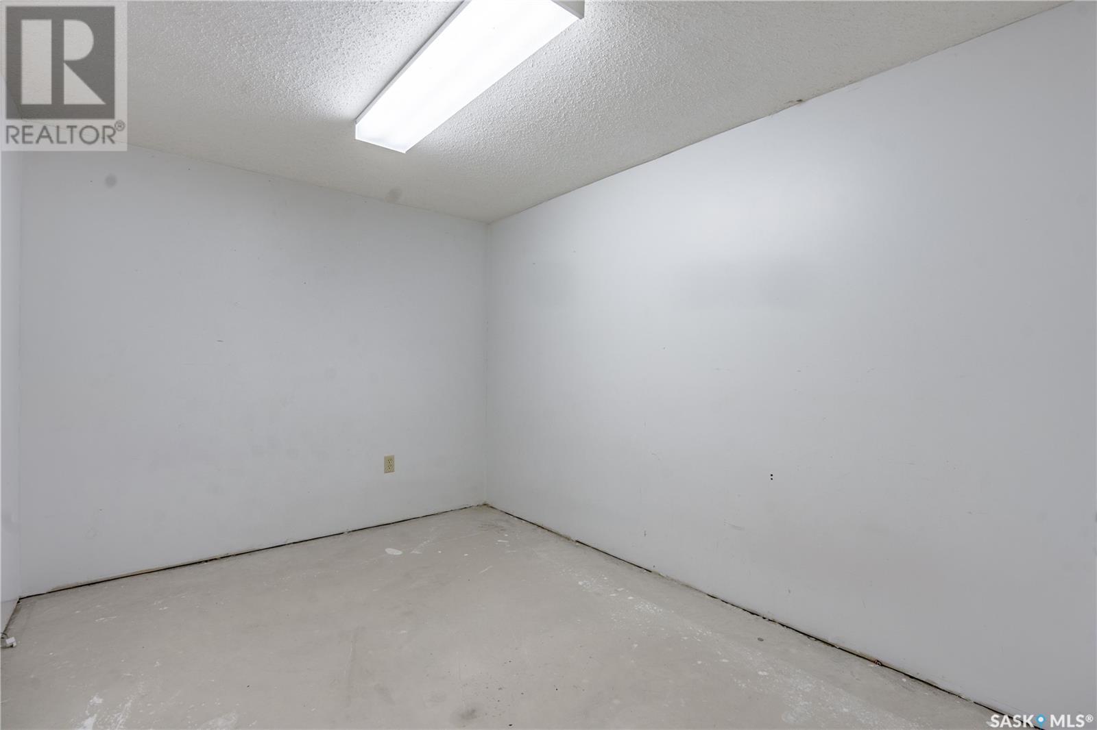 Photo 31 of 104 Railway Avenue, Dufferin Rm No 190 SK