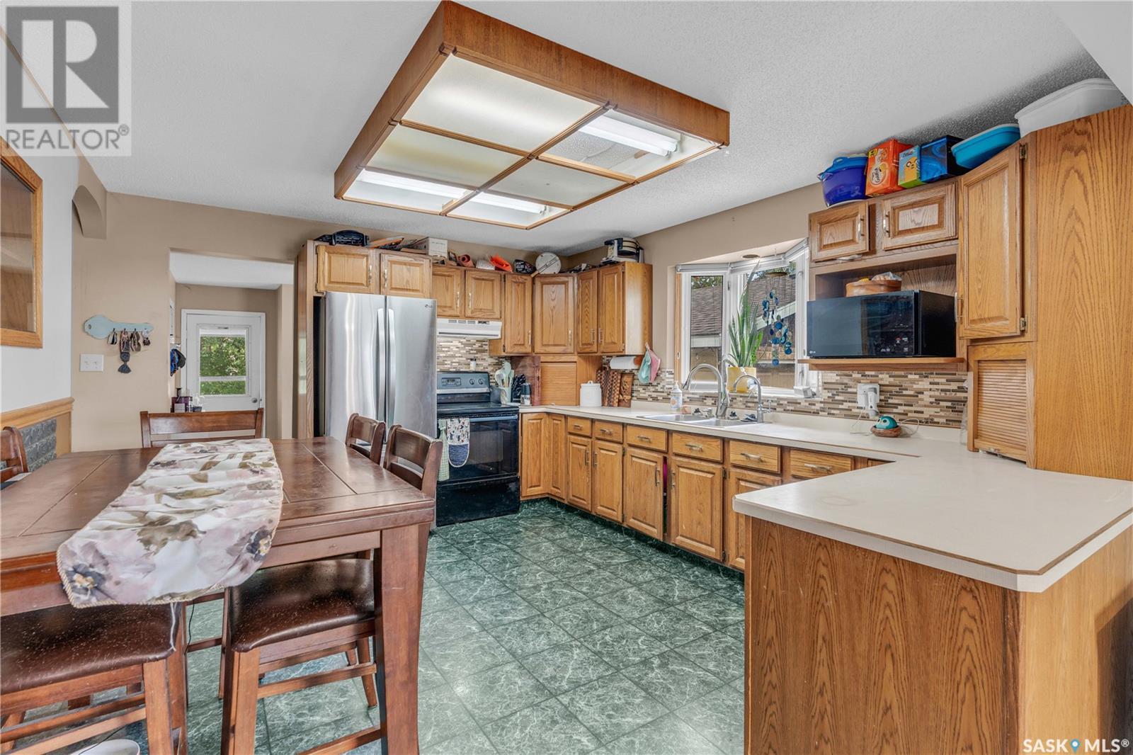 Photo 9 of 104 Railway Avenue, Dufferin Rm No 190 SK