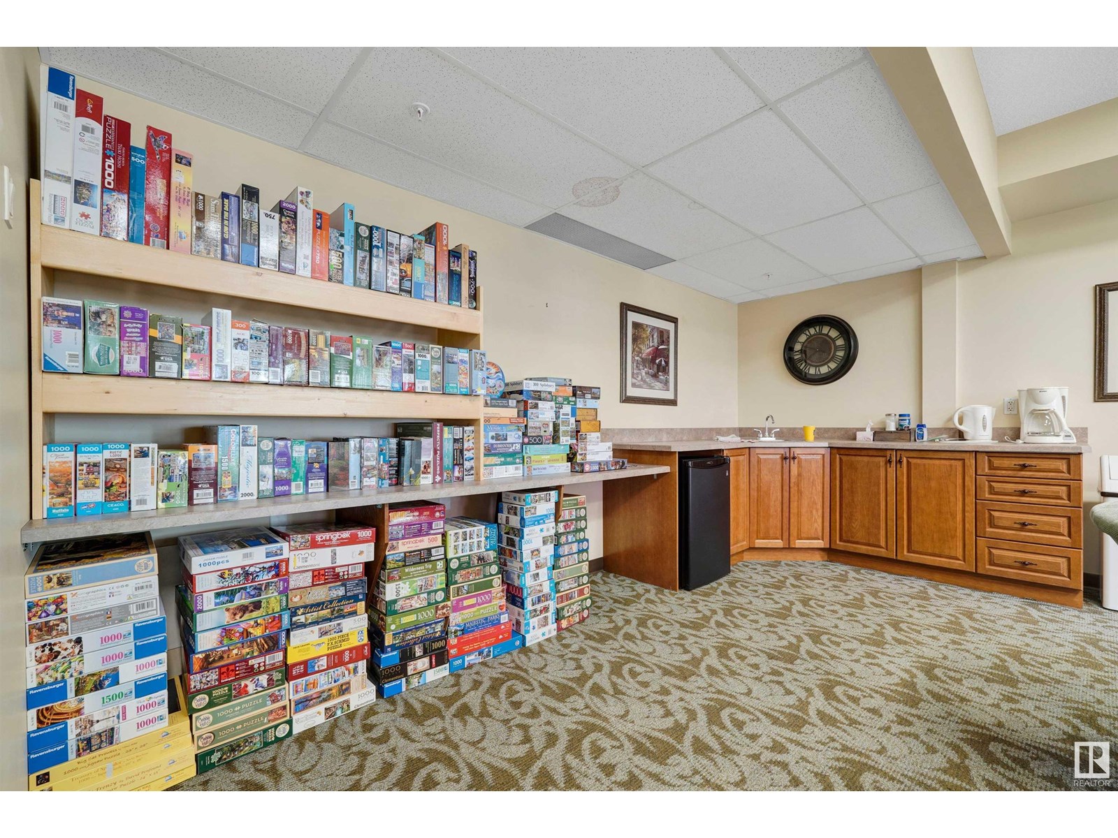 Photo 9 of 215 9820 165 St Nw, Edmonton AB