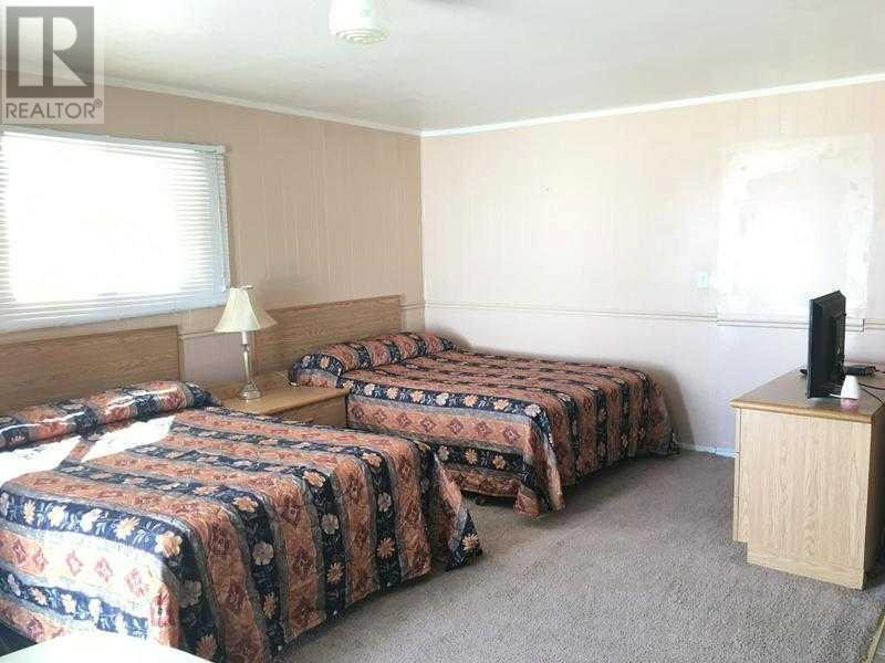 Photo 3 of 4001 48 Avenue, Innisfail AB
