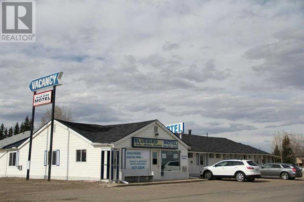 Photo 14 of 4001 48 Avenue, Innisfail AB