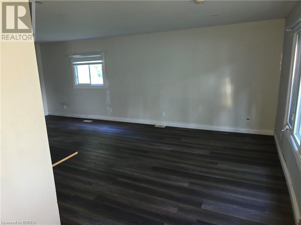 Photo 11 of 541 Burtch Road, Brantford ON