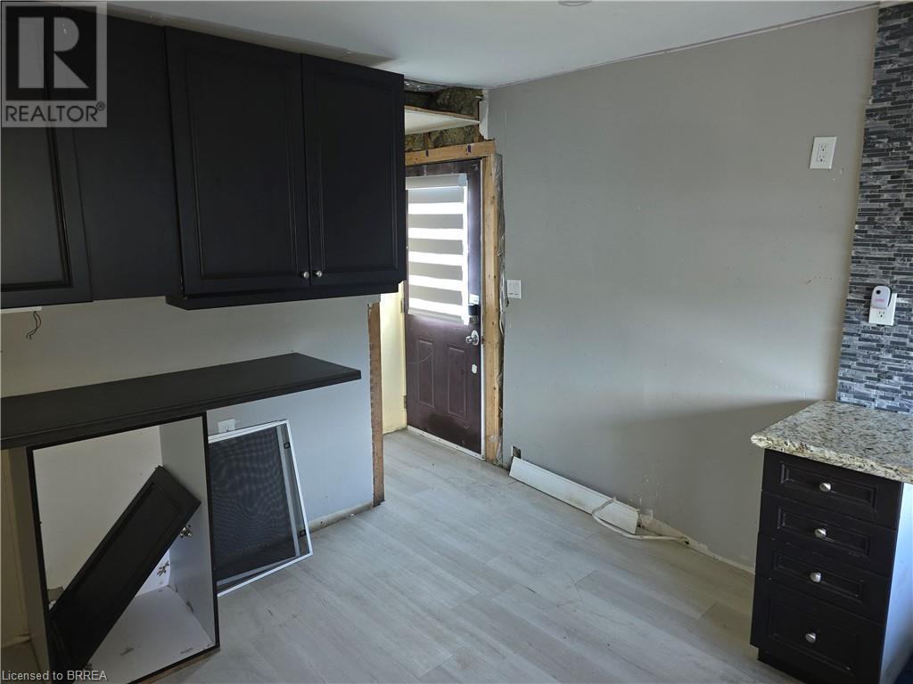 Photo 4 of 541 Burtch Road, Brantford ON