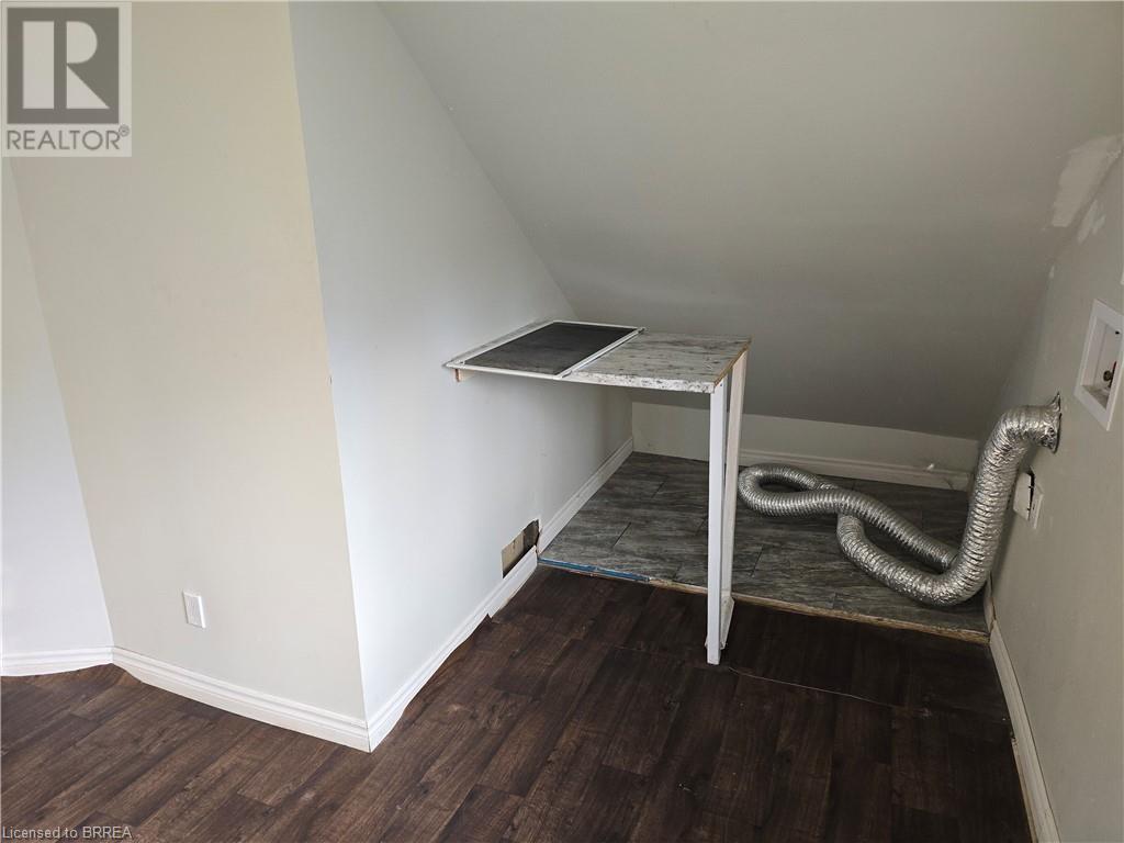 Photo 2 of 541 Burtch Road, Brantford ON