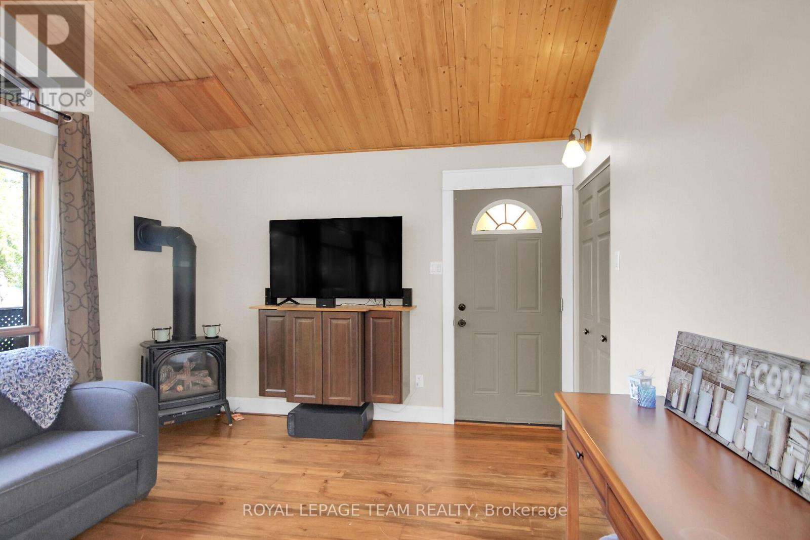 Photo 10 of 1303 Hilly Lane S, North Grenville ON